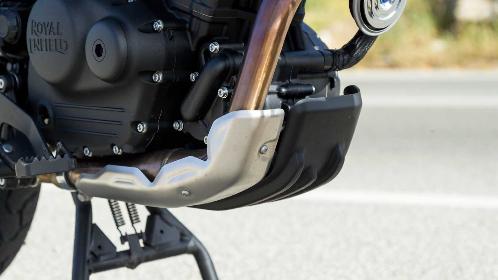 Προστατευτική ποδιά κινητήρα.