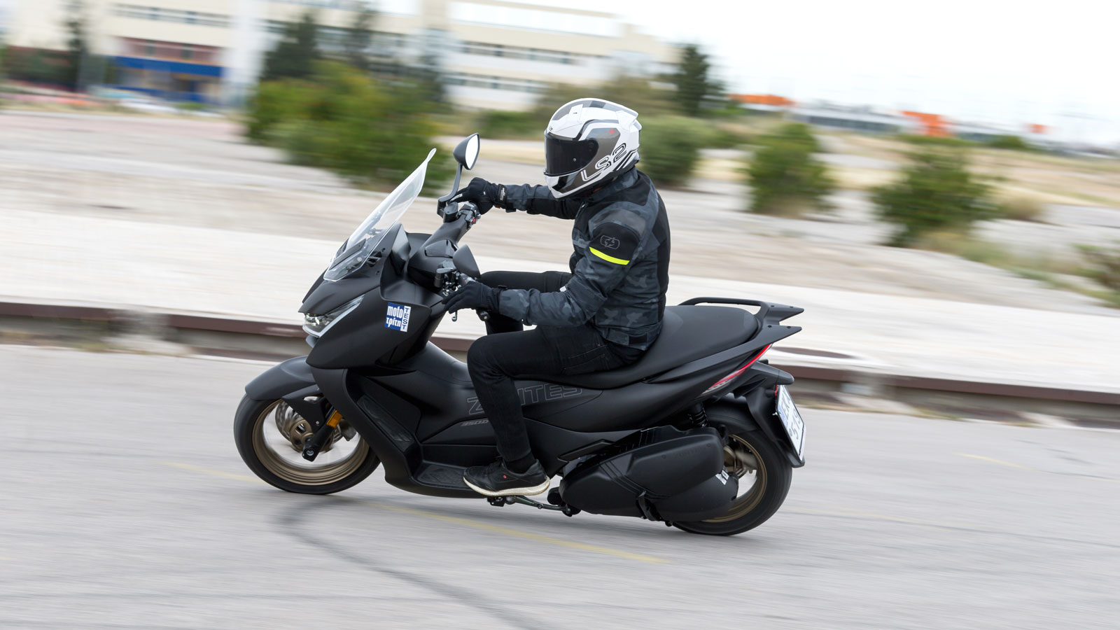 Μετά την επιτυχία και το ενδιαφέρον που προκάλεσε στην Ελλάδα το E350, η Zontes φέρνει και το D350, το οποίο φέρει τα ίδια δυναμικά χαρακτηριστικά του