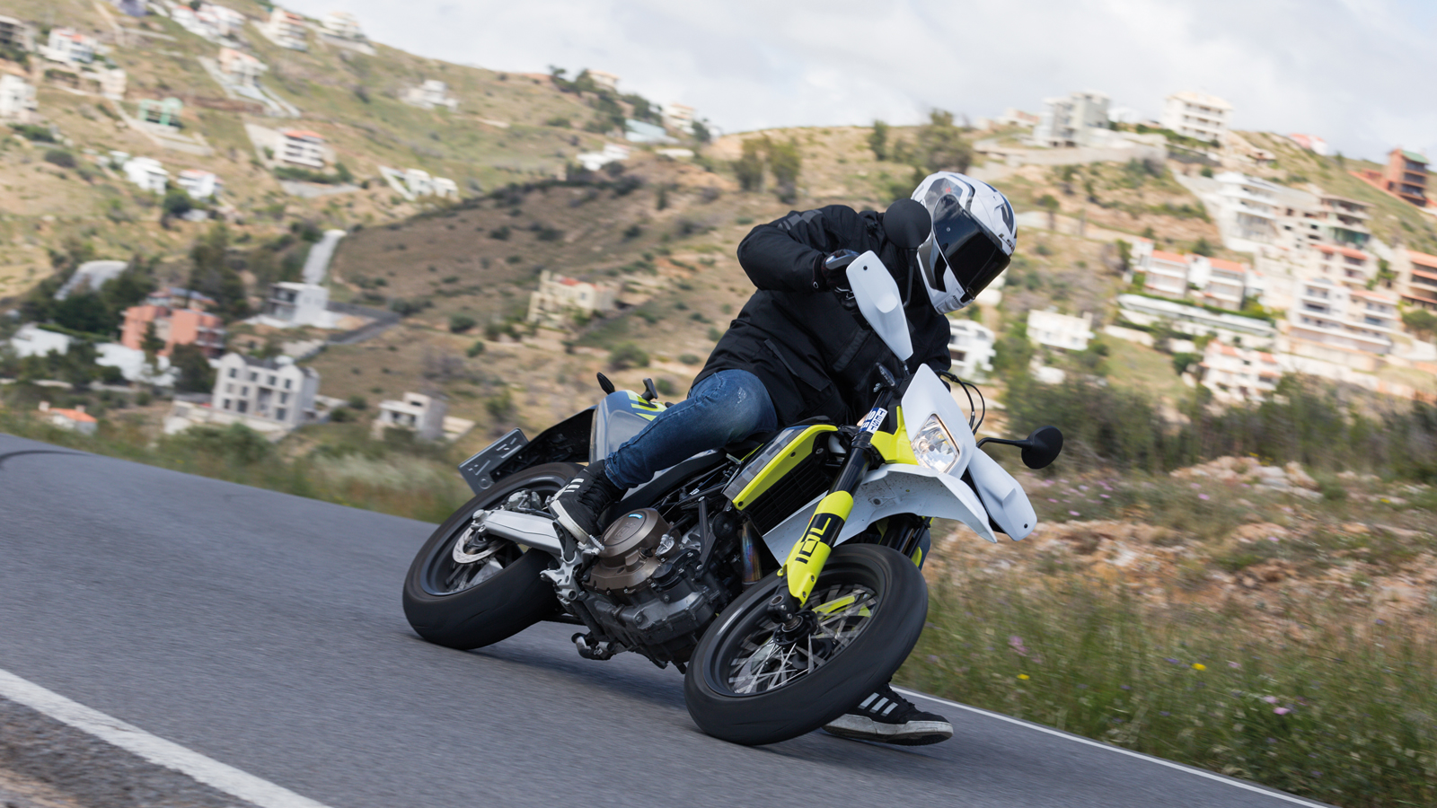 Husqvarna 701 Supermoto - Test 