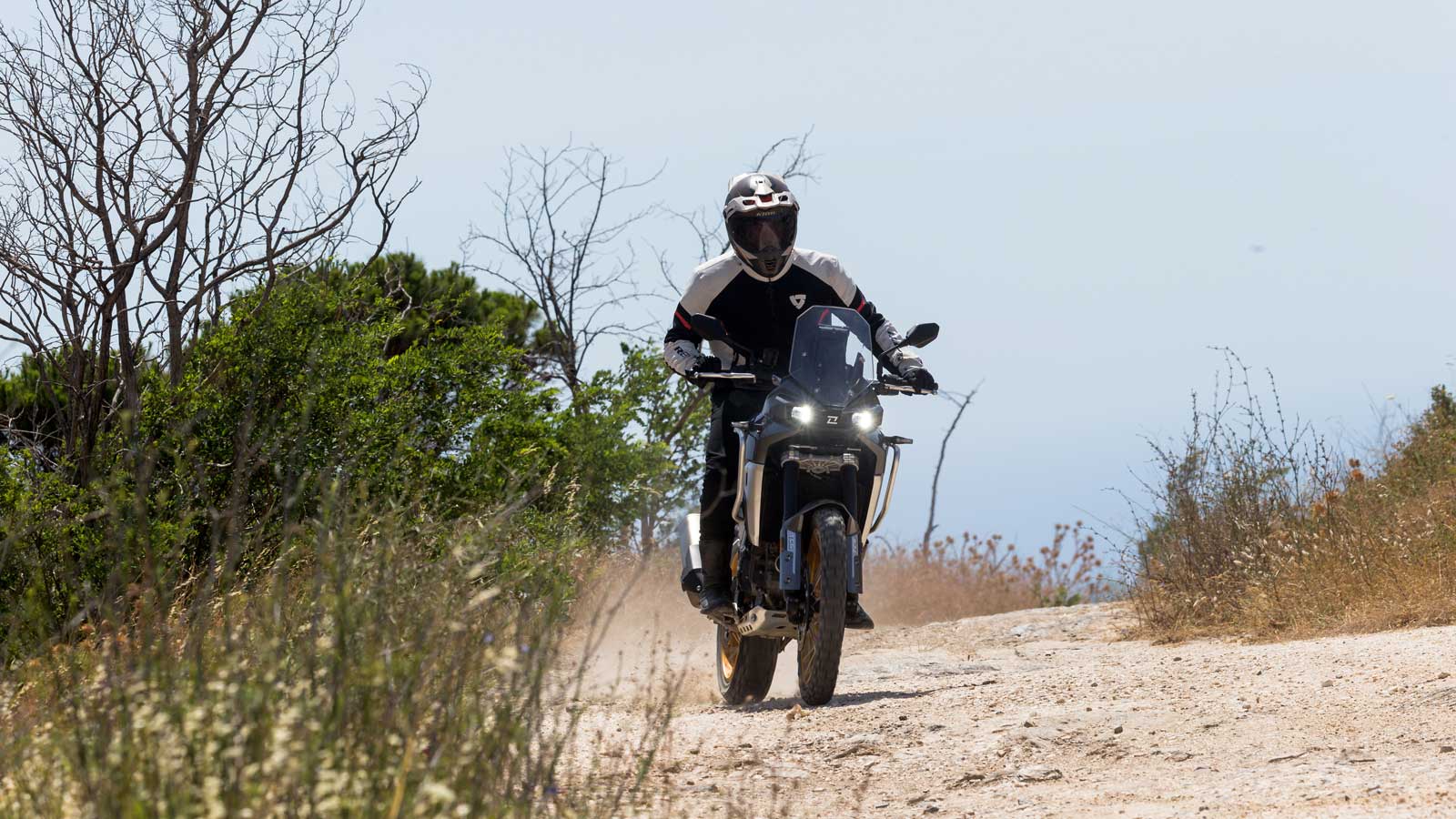 Αποδοτική στην πόλη, αλλά φτιαγμένη για στροφιλίκι και φυσικά χώμα.