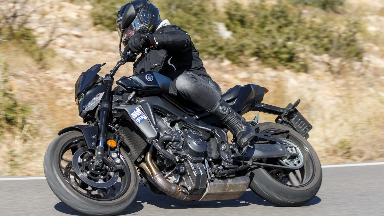 Yamaha MT-09 Y-AMT - Είναι ίσως η καλύτερη επιλογή από πλευράς της Yamaha για να μας συστήσει το νέο της κιβώτιο.
