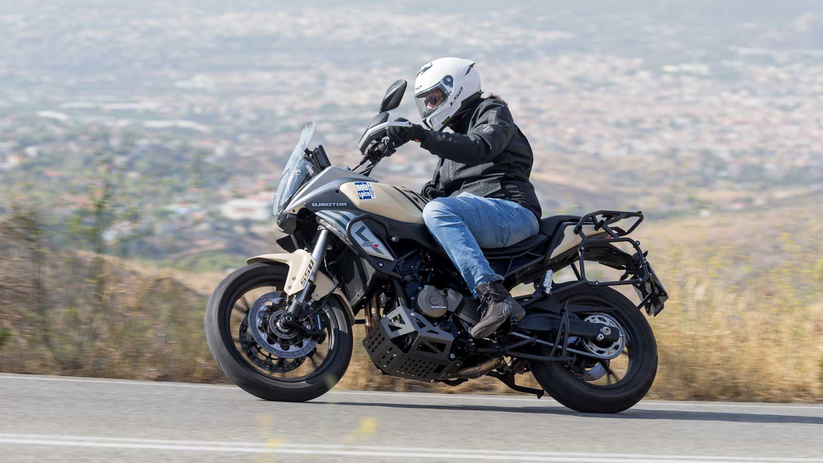 QJMOTOR SRT 550S/SX – Υπερεξοπλισμένο Α2 Adventure 