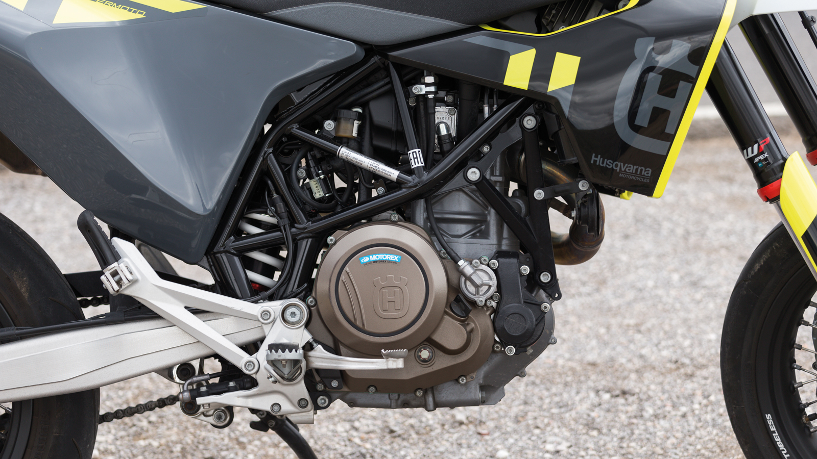 Husqvarna 701 Supermoto - Test 