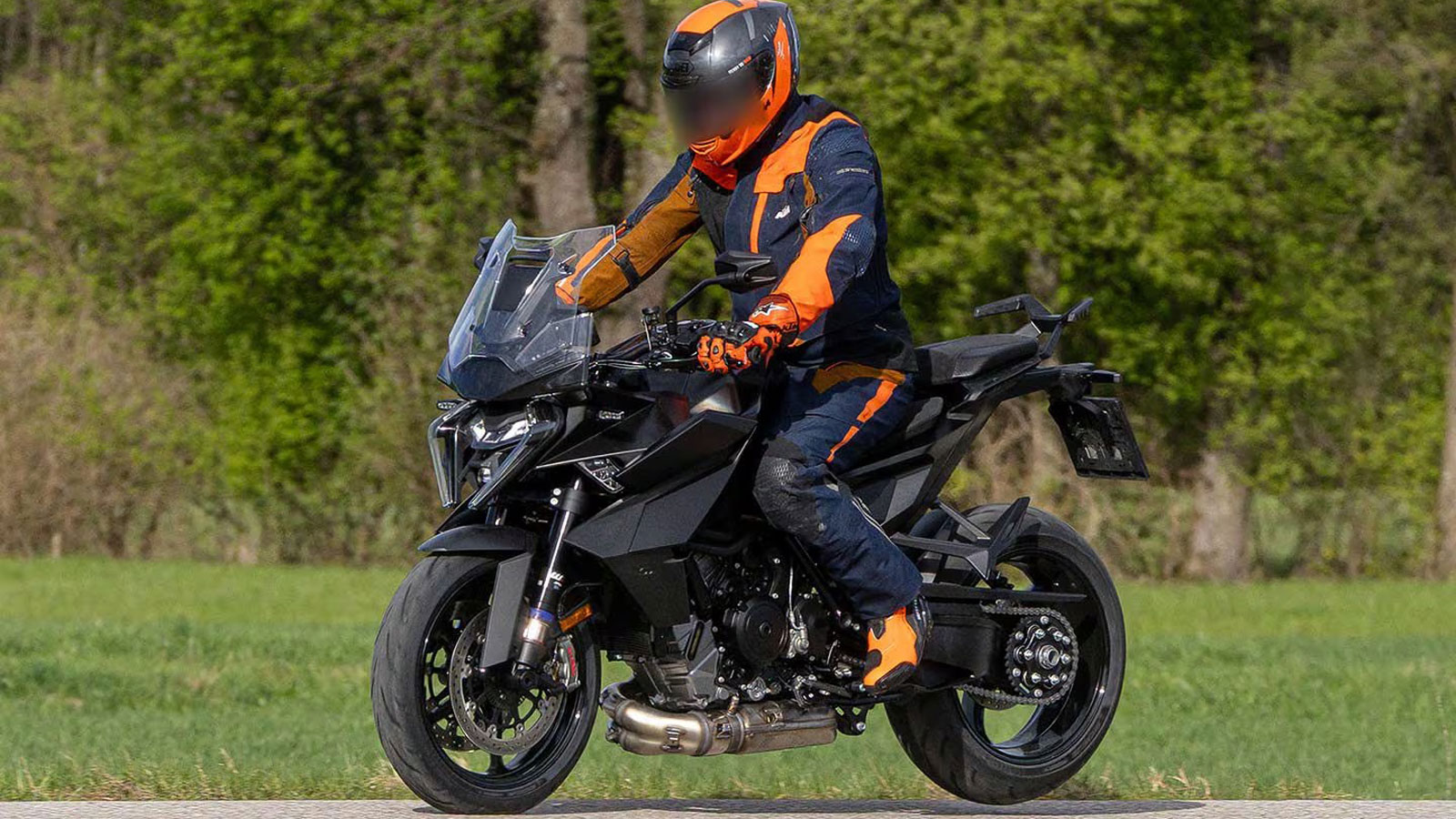 Έτοιμο για έγκριση το νέο KTM 1390 Super Duke GT
