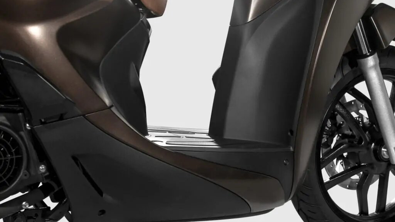 Kymco People S200i: Με κινητήρα G5 ECO και μεγάλο αποθηκευτικό χώρο