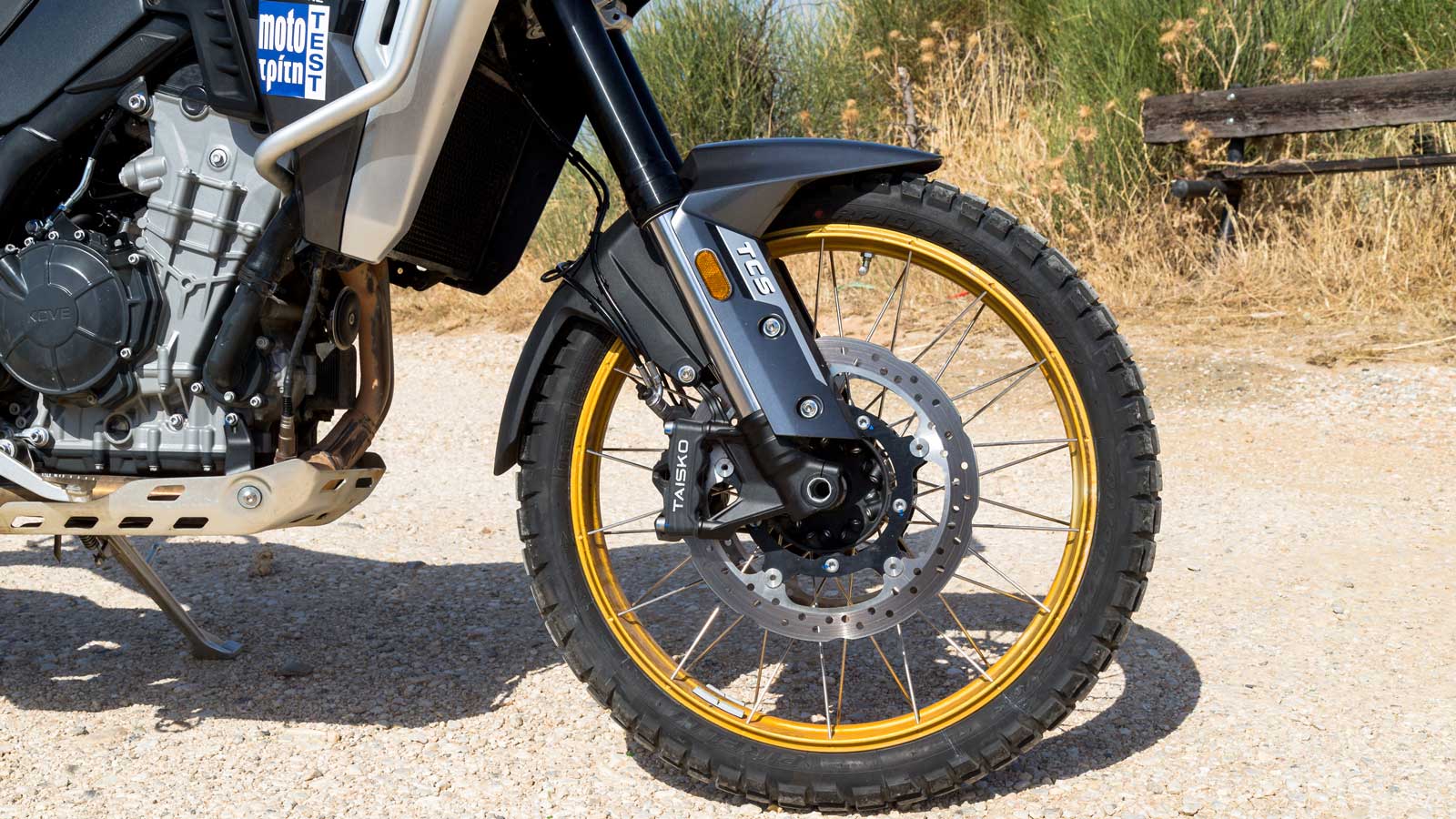 Ανεστραμμένο πιρούνι της ΚΥΒ με διαδρομή 240 χιλιοστών.