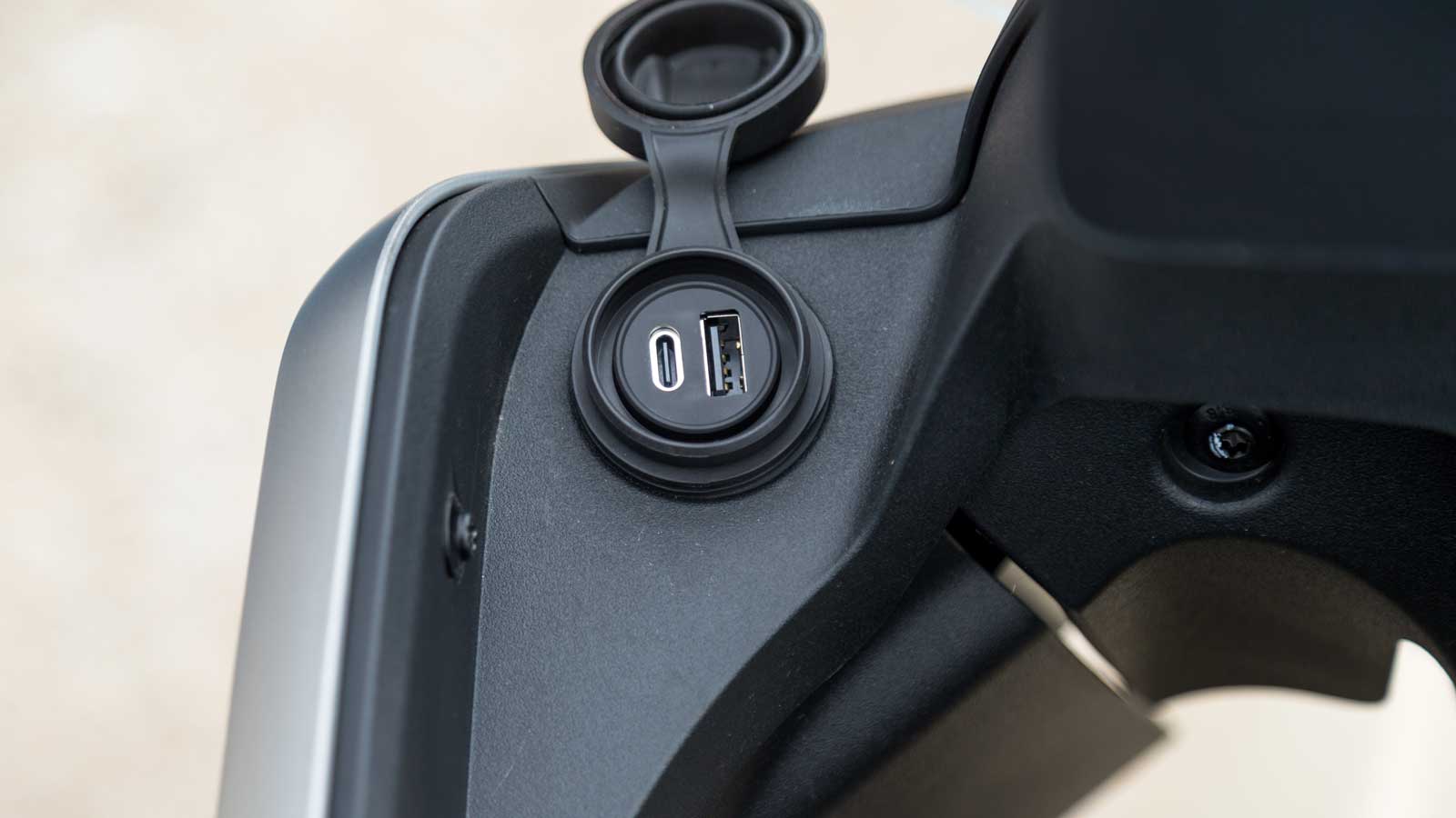 QJMOTOR SRT 550 S: Με την καλύτερη ροπή της κατηγορίας του