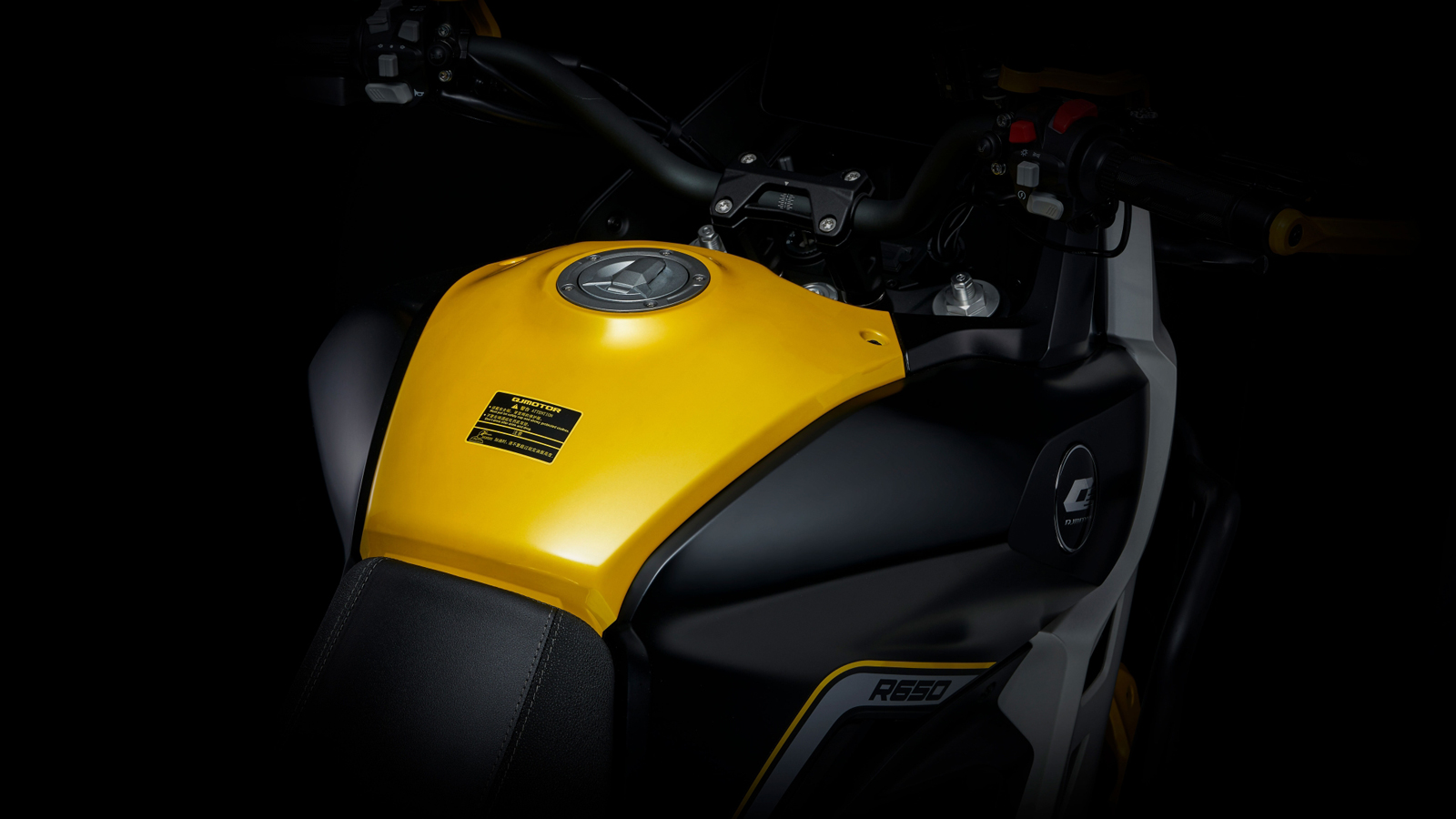 QJMOTOR SVT 650X: Με τον ισχυρότερο V2 κινητήρα στα μεσαία κυβικά