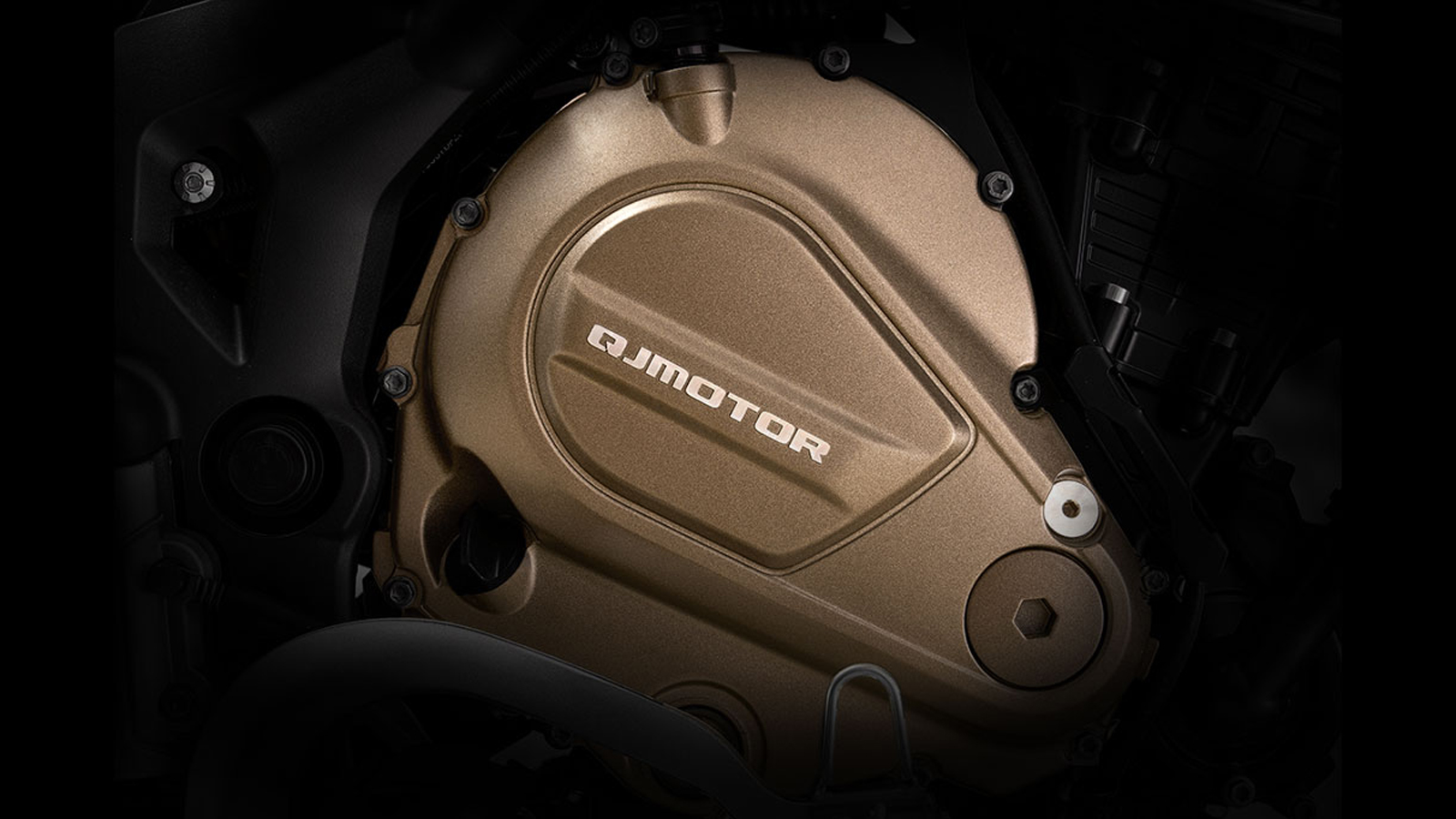 QJMOTOR SRT 700SX: Υποψήφιο για Best Moto by LS2