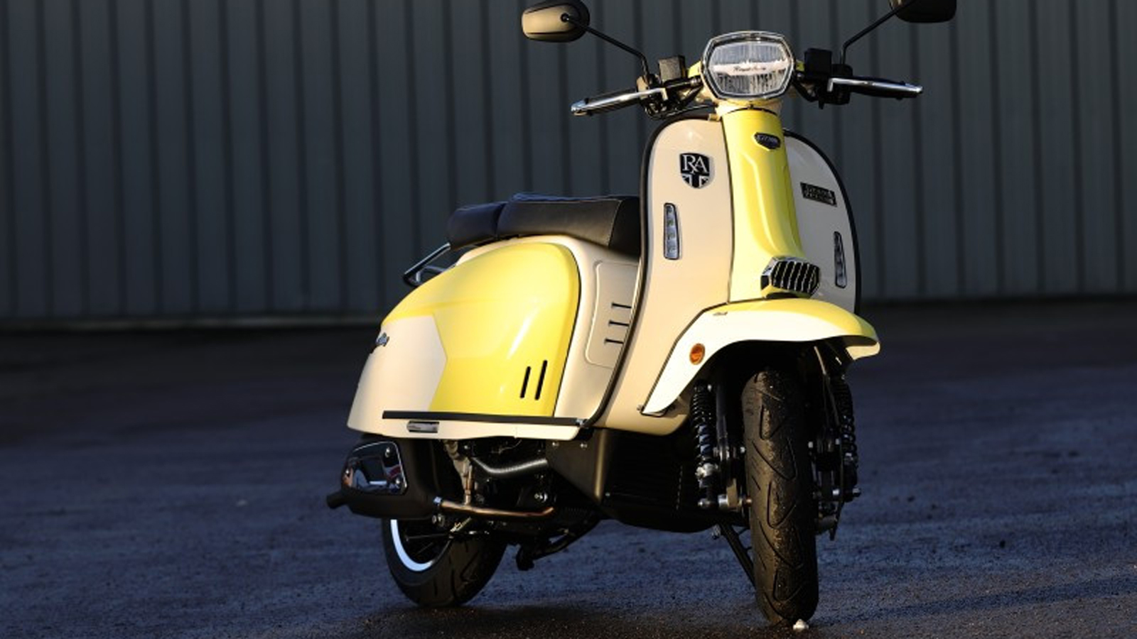 Royal Alloy GP300: Σπιρτόζες επιδόσεις και μεταλλική κατασκευή με ρετρό εμφάνιση 