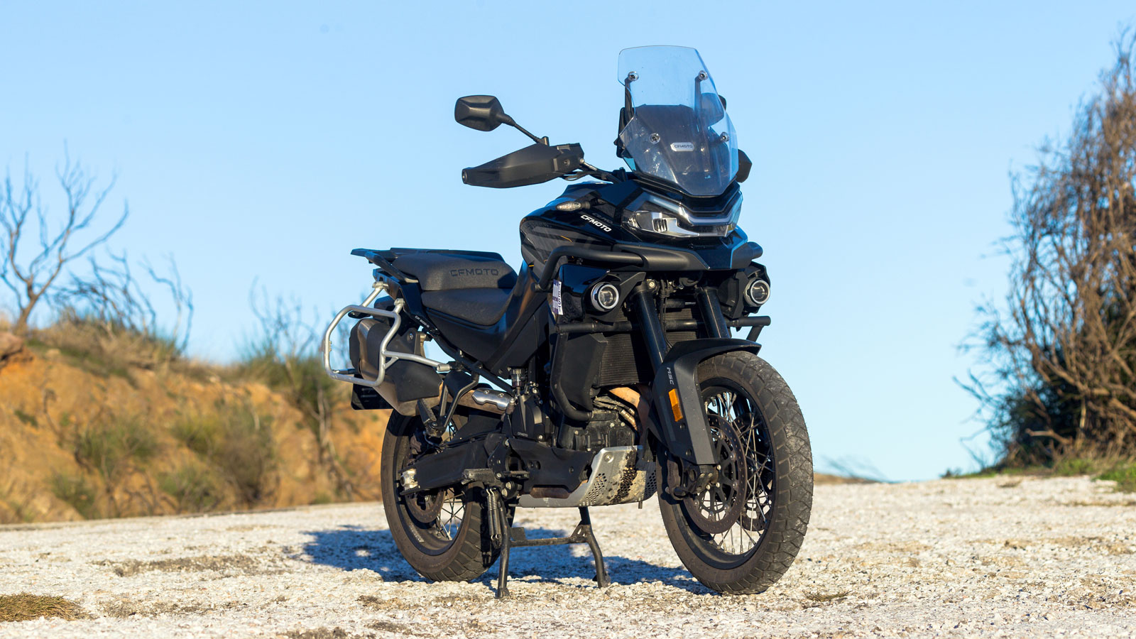 ΕΥΣΤΑΘΙΟΥ Action Bikes: Δώρα με την αγορά CFMOTO, Royal Enfield και Zeeho