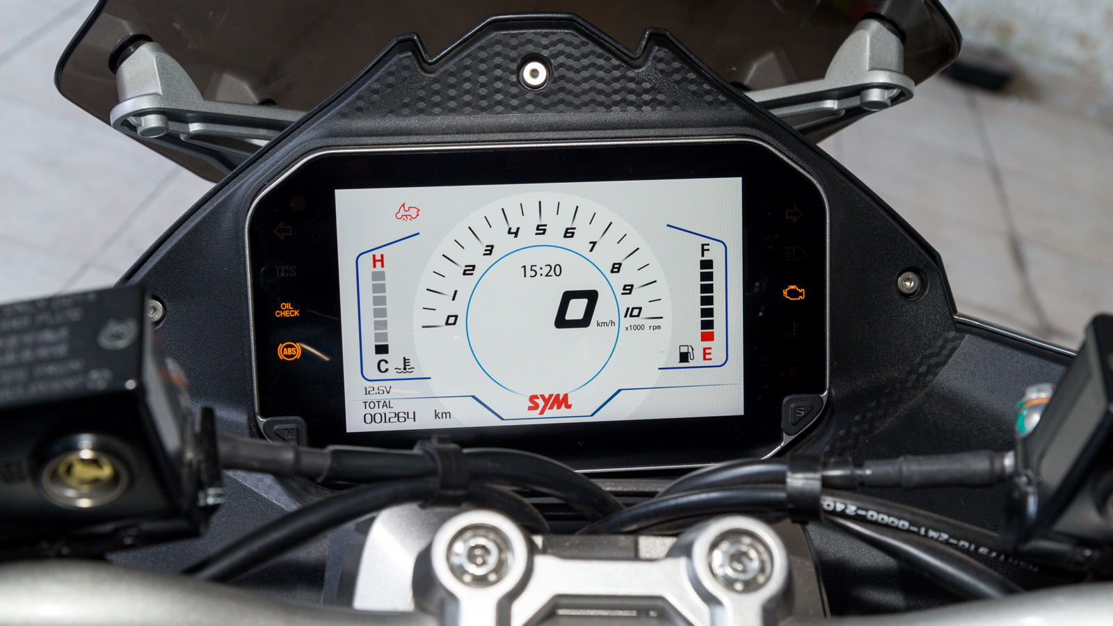 SYM ADX300: Στις Top 3 επιταχύνσεις της κατηγορίας