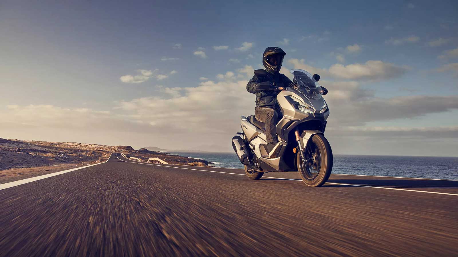 Ταξινομήσεις Scooter Μαρτίου - Πρωτιά για το Honda ADV 350