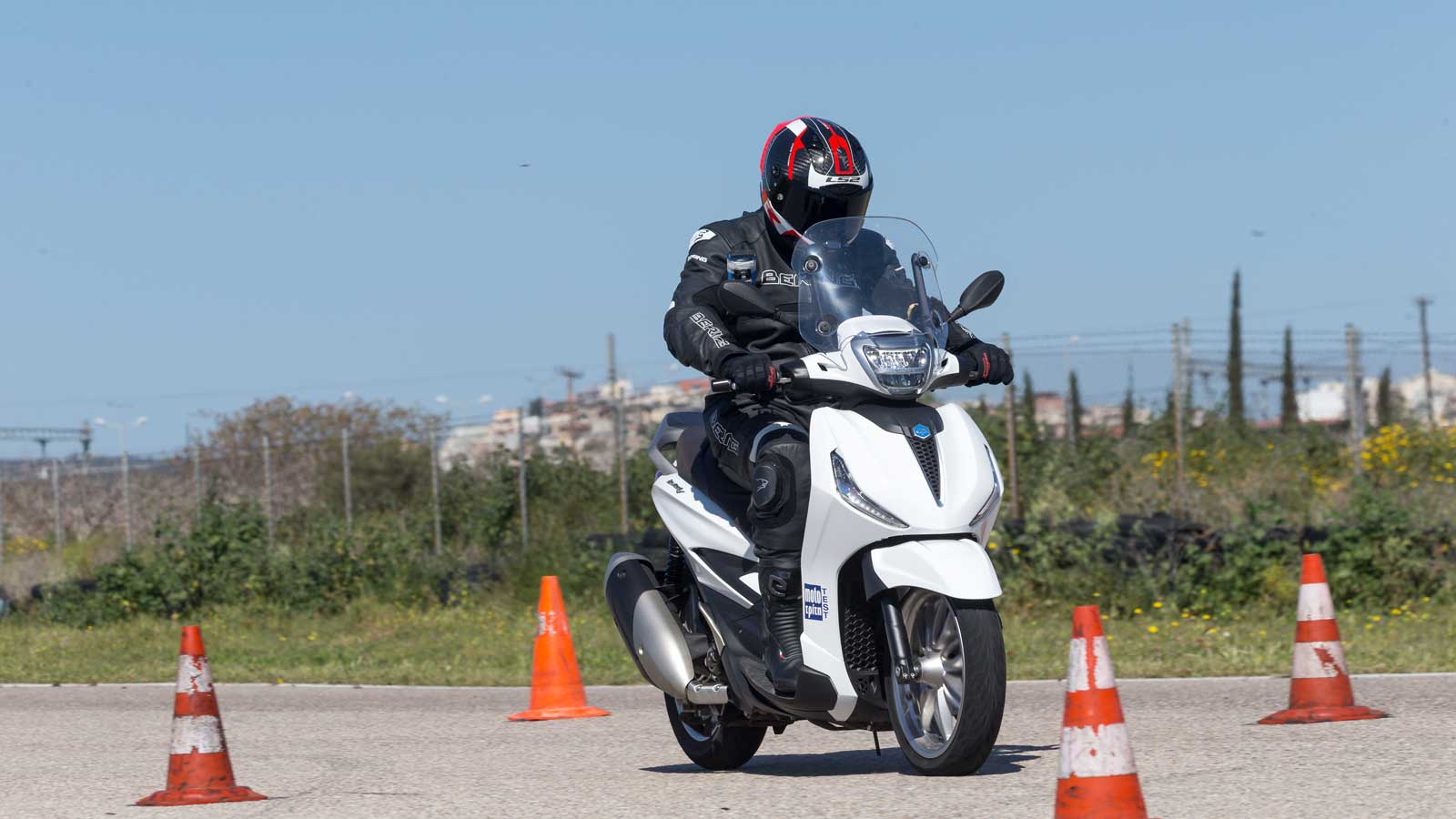 Mega Test ελαστικών scooter: Δοκιμάζουμε 4 Best seller σε στεγνό και βρεγμένο 