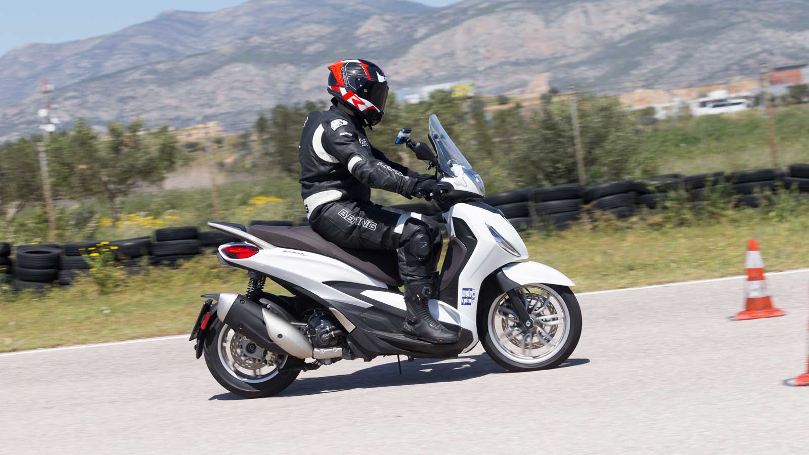 Mega Test ελαστικών scooter: Δοκιμάζουμε 4 Best seller σε στεγνό και βρεγμένο 