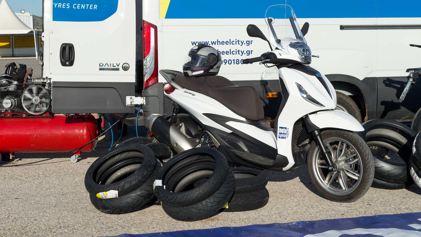 Mega Test ελαστικών scooter: Δοκιμάζουμε 4 Best seller σε στεγνό και βρεγμένο 