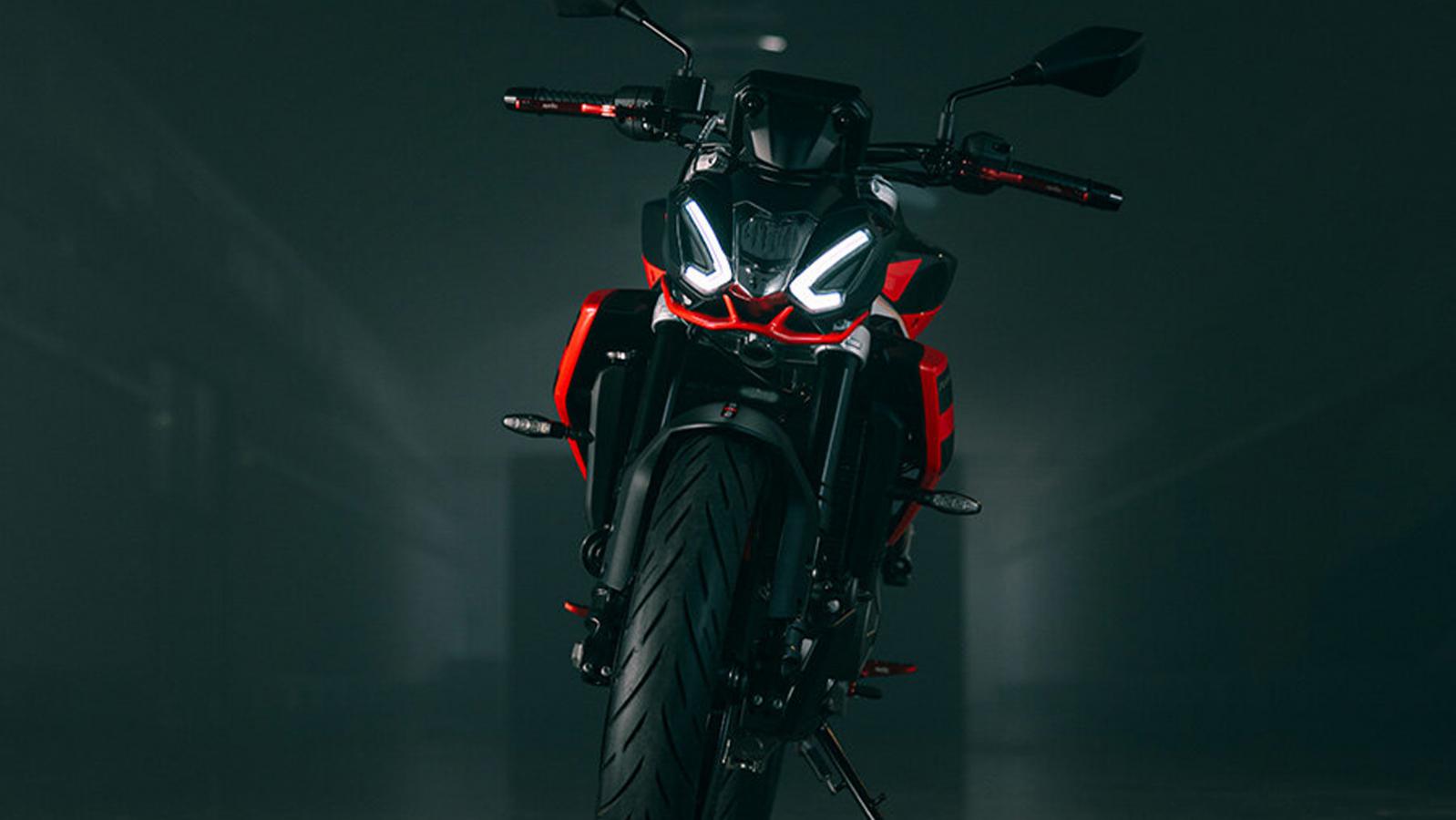 Aprilia Tuono 457: Πλαίσιο αλουμινίου και κορυφαία αναλογία βάρους ανά ίππο