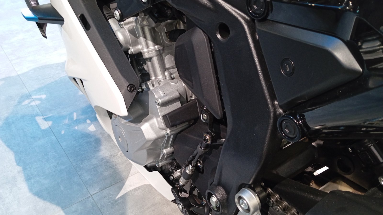 EICMA 2024: CFMOTO 675SR-R