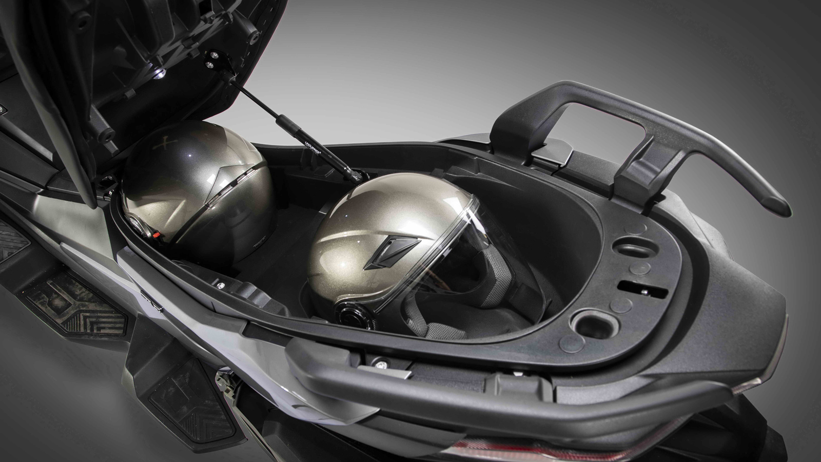 VOGE SR4 MAX: Premium χαρακτηριστικά και εξοπλισμός