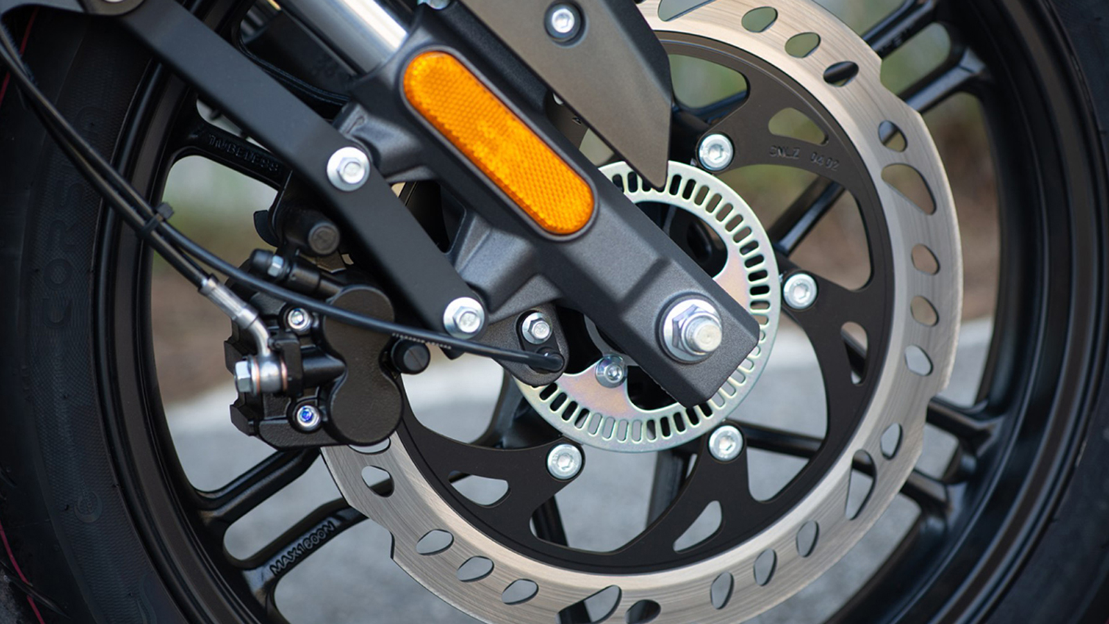 Voge 300DS: Τα σημεία που το έχουν κάνει Best Seller