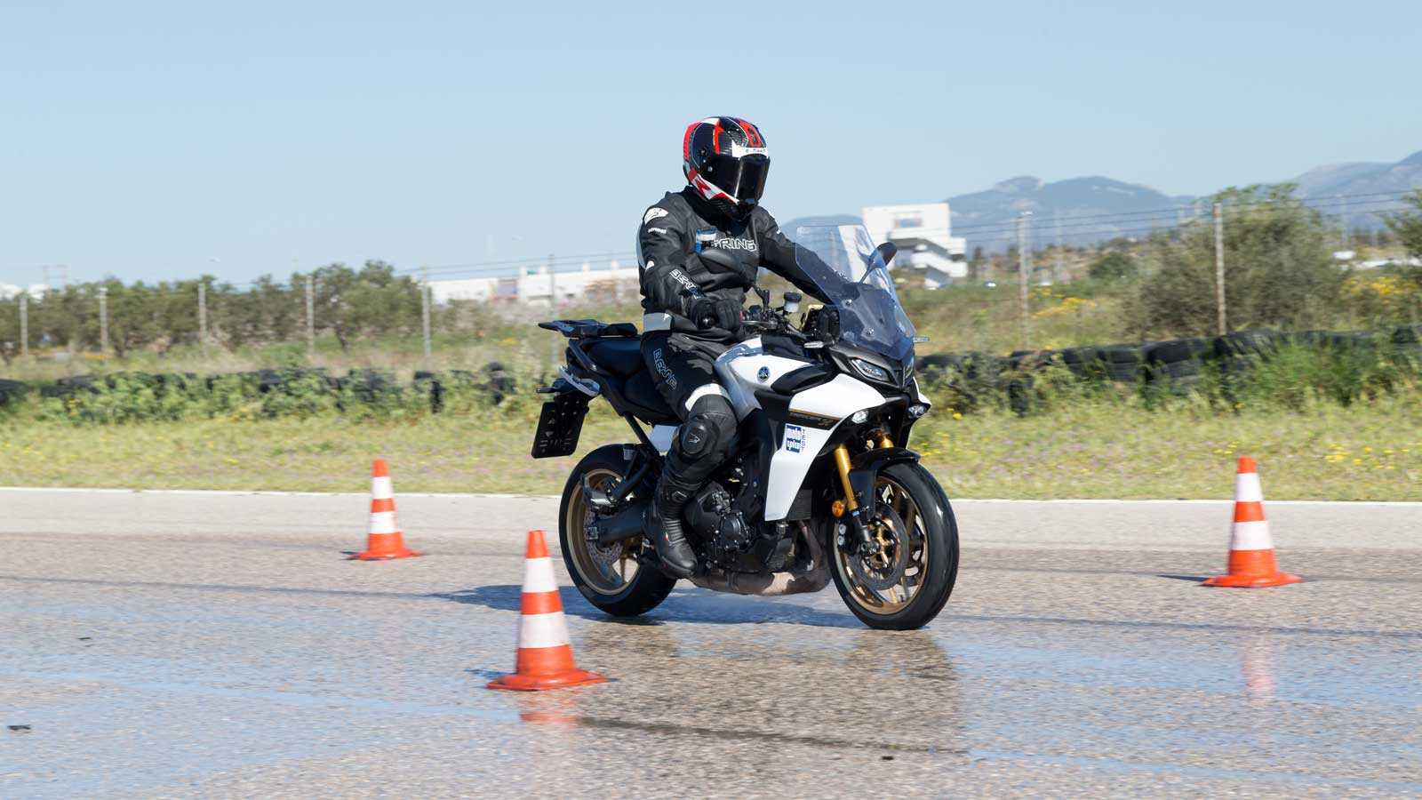 Mega Test ελαστικών: Δοκιμάζουμε 5 Best seller σε στεγνό και βρεγμένο 