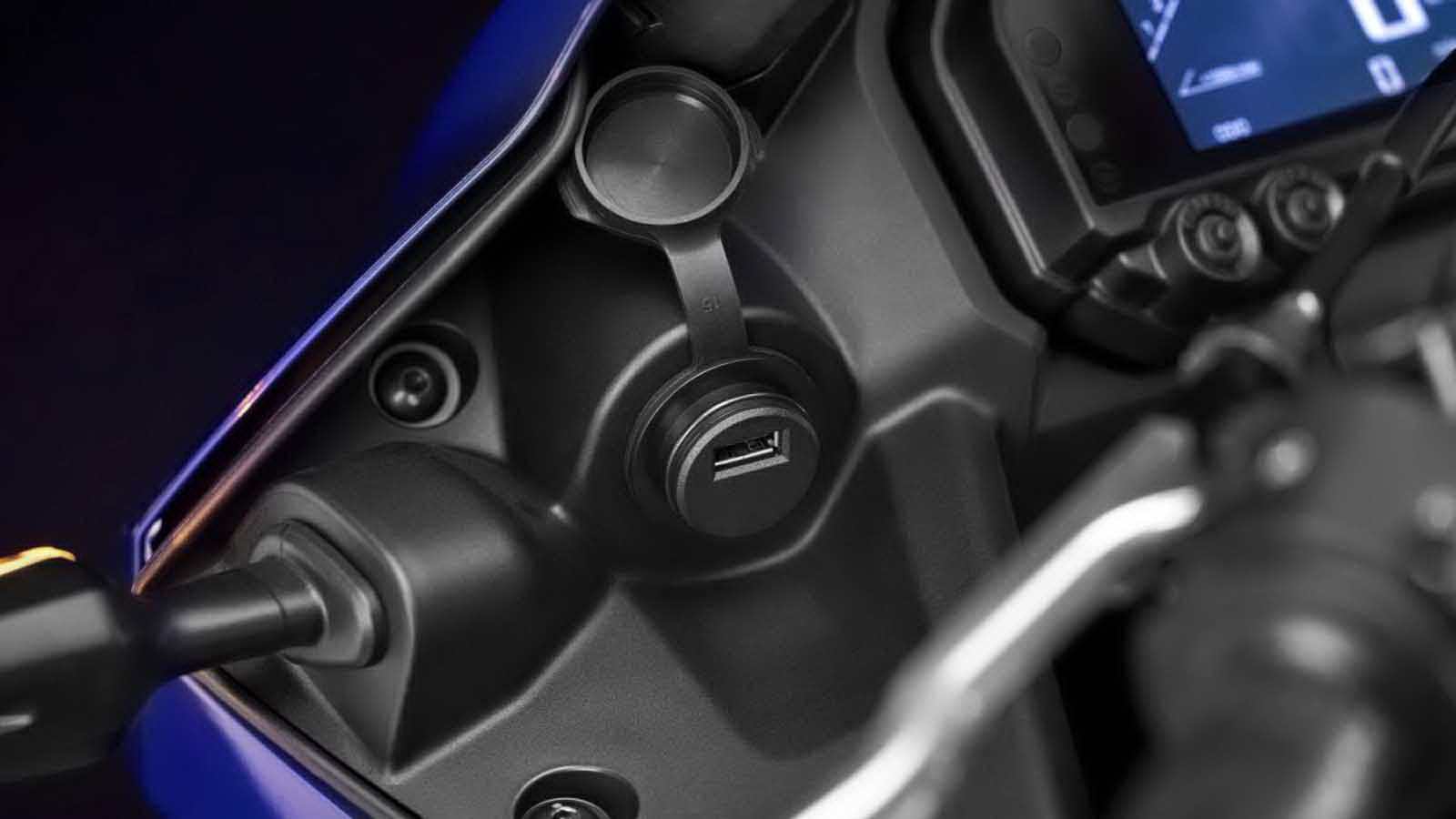 Ανανεωμένο έρχεται το νέο Yamaha R3 για το 2025