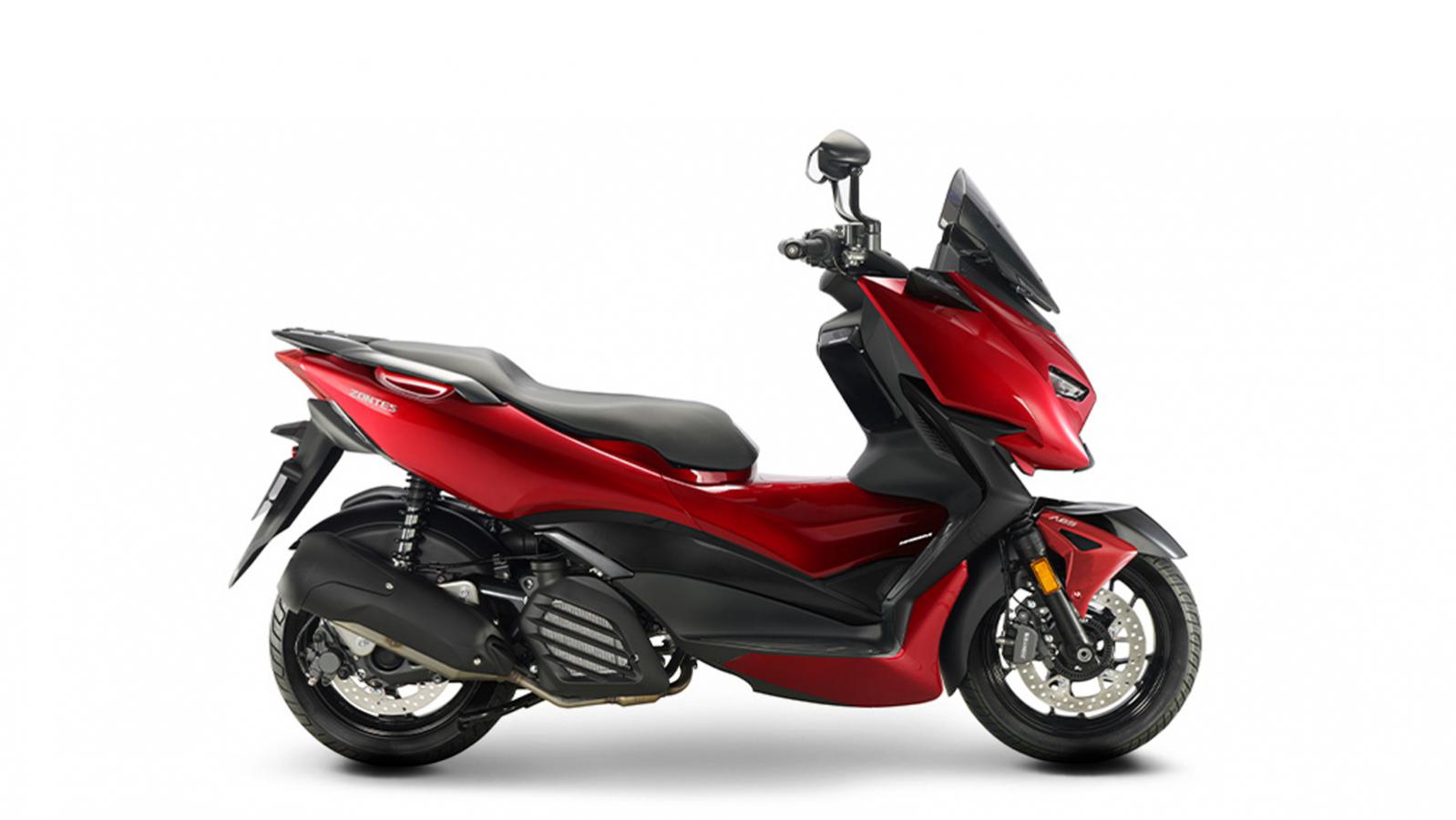 Zontes M125: Πρακτικό και πλήρως εξοπλισμένο με χώρο για full-face και ηλεκτρικά ρυθμιζόμενη ζελατίνα