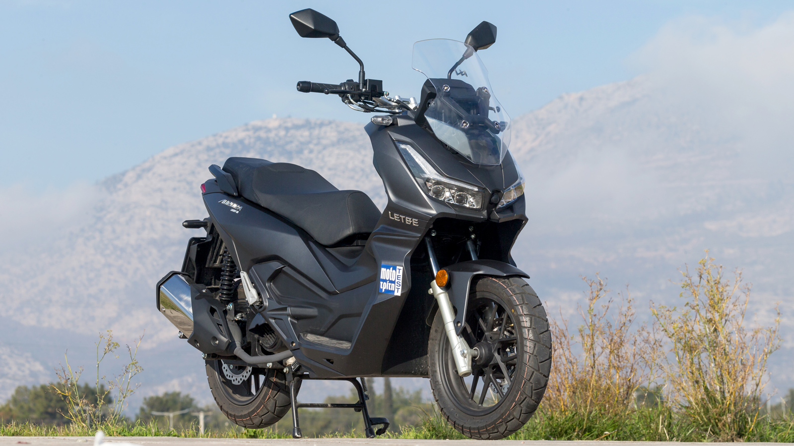 Γνώριμη πια η σχεδιαστική ταυτότητα των adventure scooter.