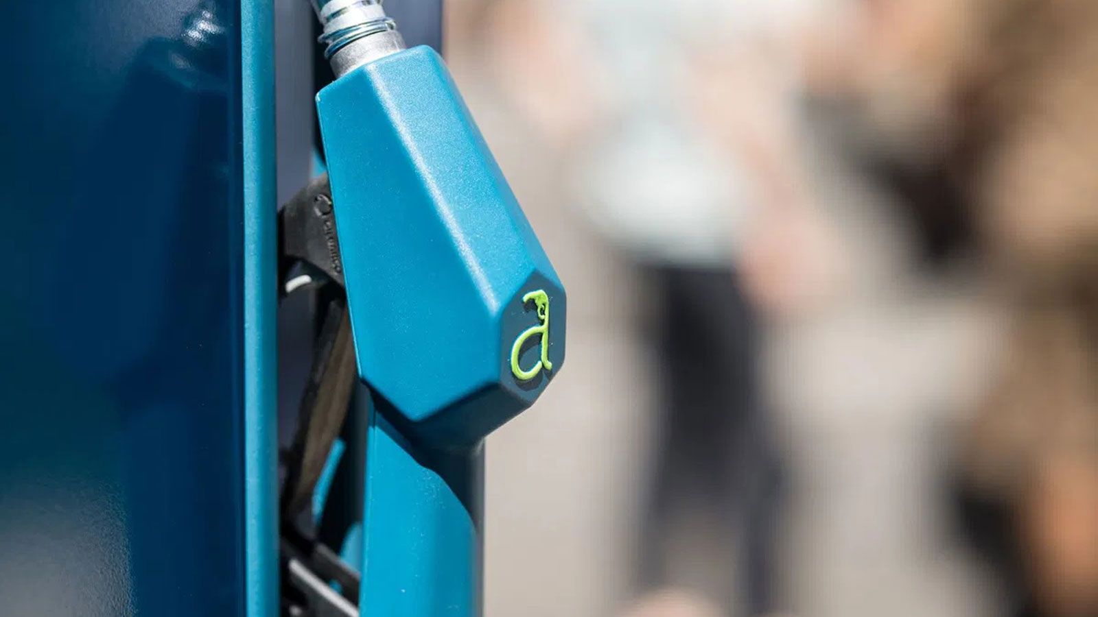 Η συνθετική βενζίνη της Aircela έχει δείκτη αντικροτικότητας (AKI) 90, που ισοδυναμεί με περίπου RON 95+, δηλαδή στο επίπεδο της premium βενζίνης που 