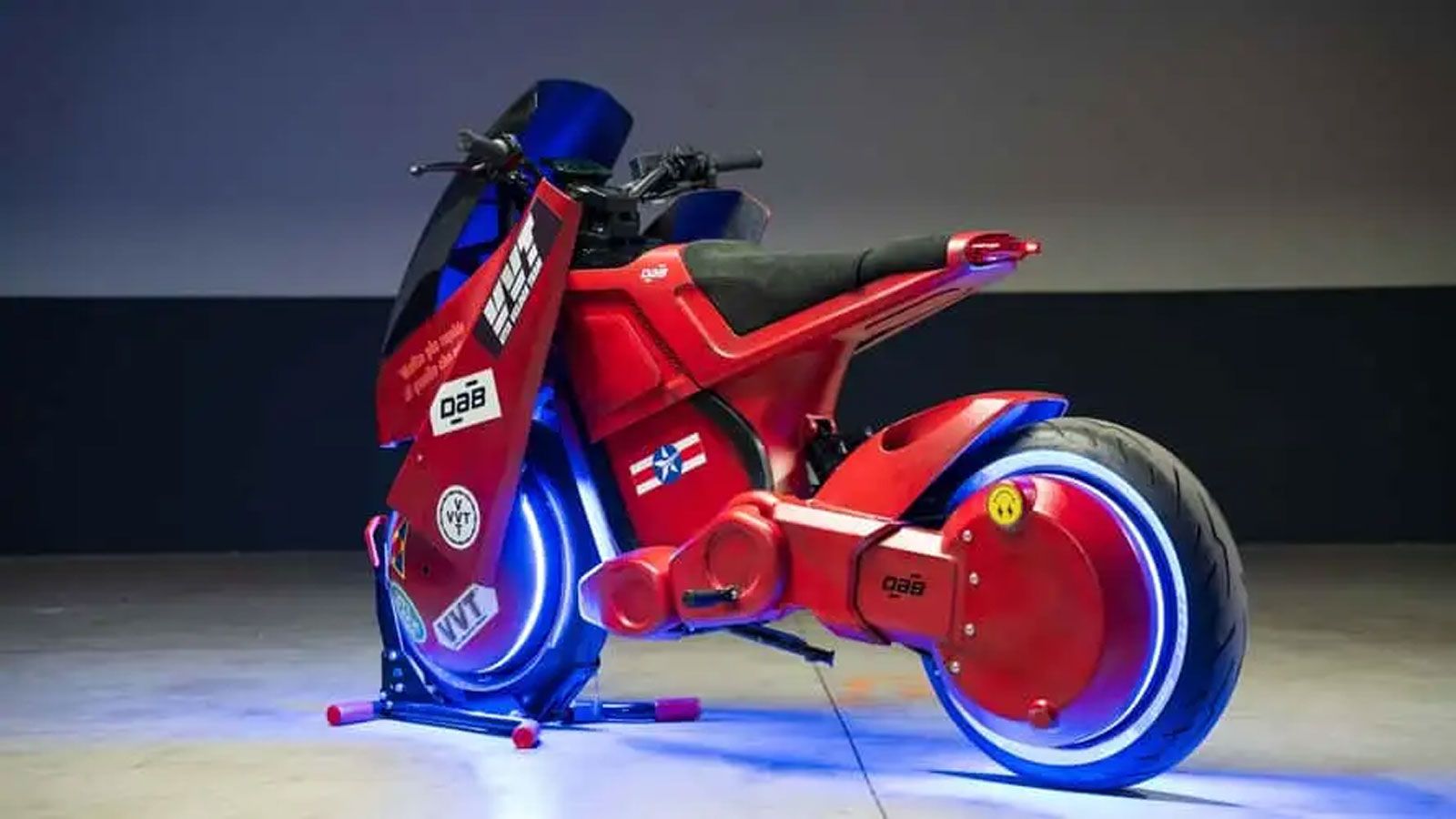 Το πραγματικά εκνευριστικό κομμάτι έρχεται όταν το δελτίο τύπου αρχίζει να μιλάει για ΑΙ. Όχι σαν εργαλείο. Σαν συνεργάτη στη δημιουργία.