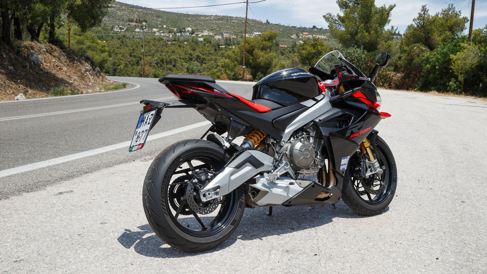 Χωρίς μεγάλες αλλαγές στην έκδοση παραγωγής, έφερε τη νέα φιλοσοφία της Αprilia, την οποία υιοθέτησαν και τα υπόλοιπα μοντέλα της όπως το γυμνό αδελφά