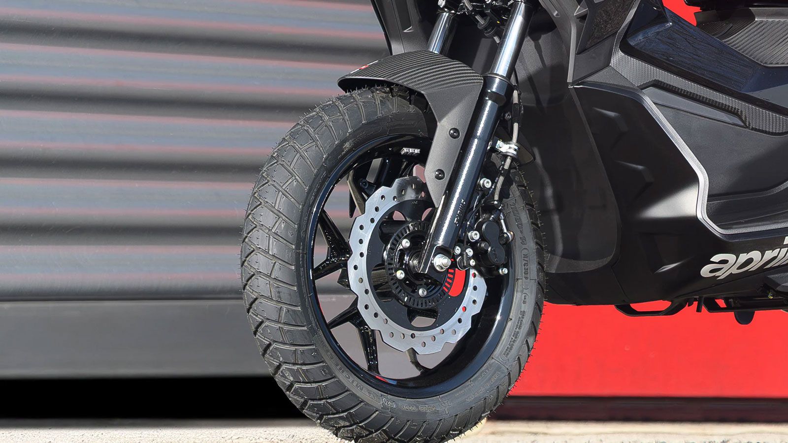 Τα SR GT  scooter της Aprilia με έκπτωση εώς 700 ευρώ 