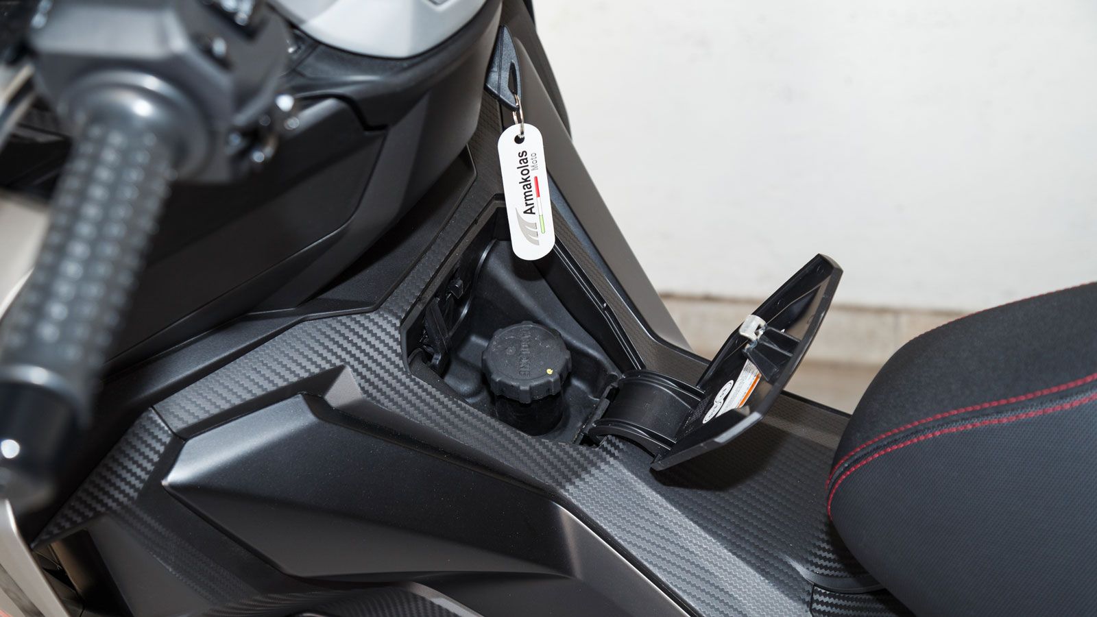 Ρεζερβουάρ Aprilia SR GT 200.