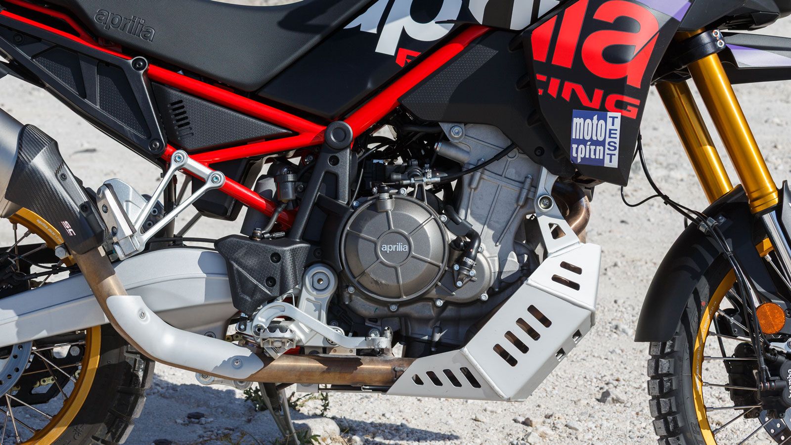 Αποκτά νέα, μεγαλύτερα σώματα ψεκασμού 52χλστ έναντι 48χλστ και χάρη στο ραφινάρισμα του συστήματος Ride by Wire έχει βελτιωθεί η απόκριση γκαζιού σε 