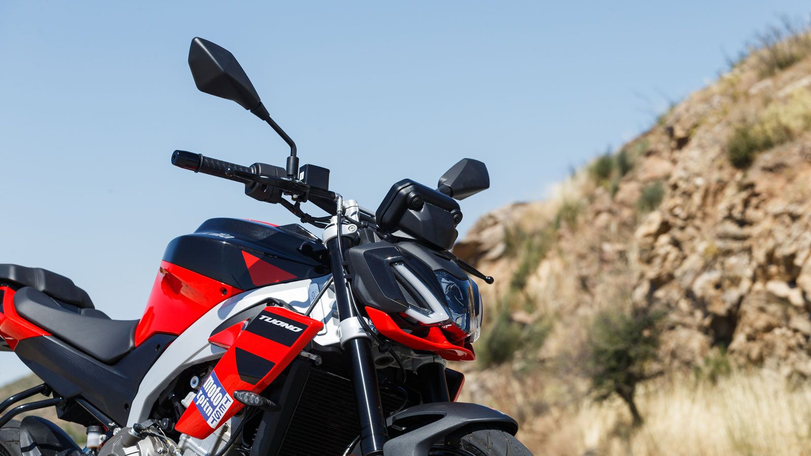 Η Aprilia Tuono 457 συνοδεύεται από ειδική προσφορά έως τις 30 Σεπτεμβρίου 2025.