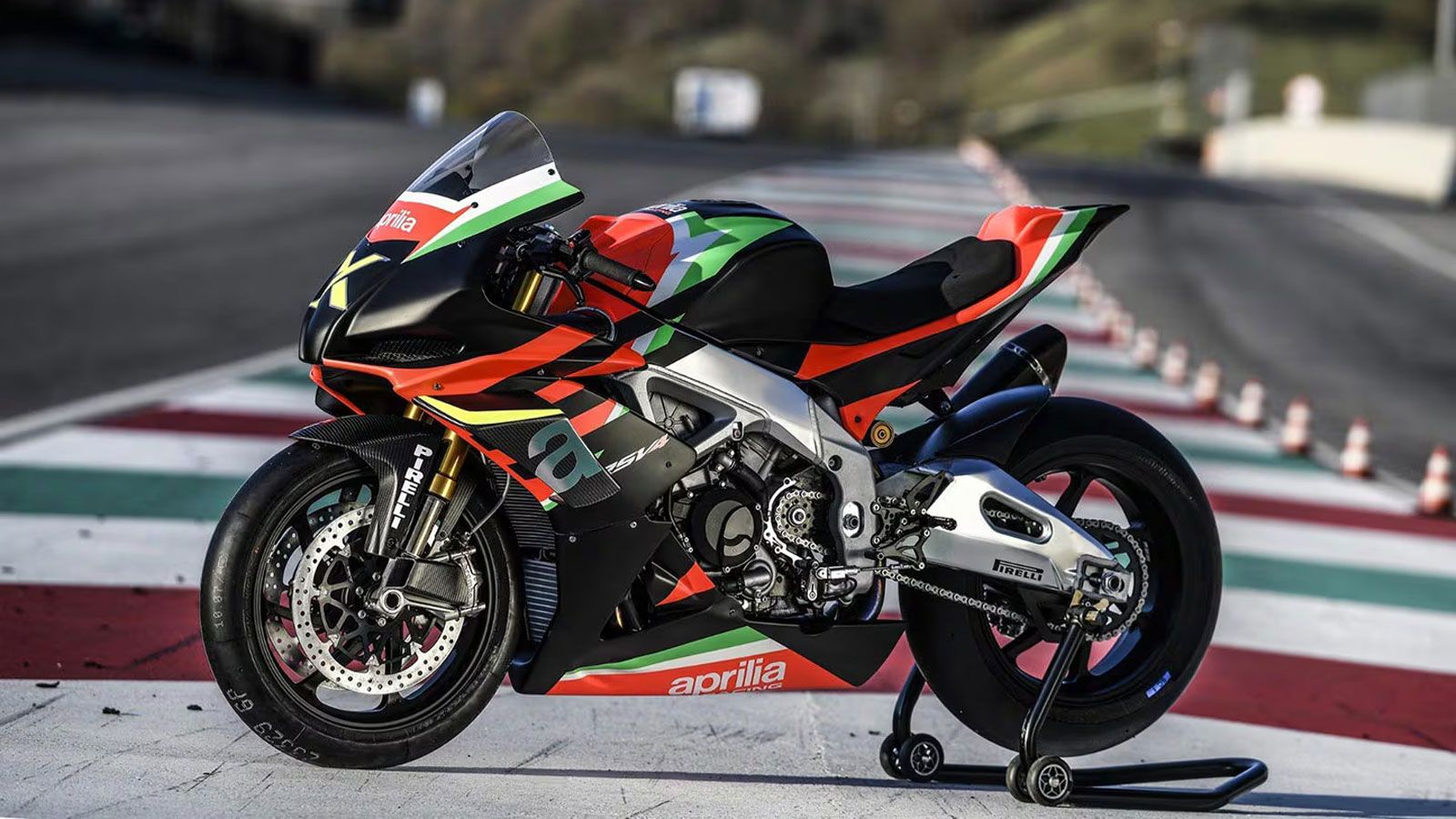 Η Aprilia κατέθεσε νέο εμπορικό σήμα με την ονομασία XGP, συνοδευόμενο από ένα ειδικά σχεδιασμένο λογότυπο που ενσωματώνει το χαρακτηριστικό «Χ» των π
