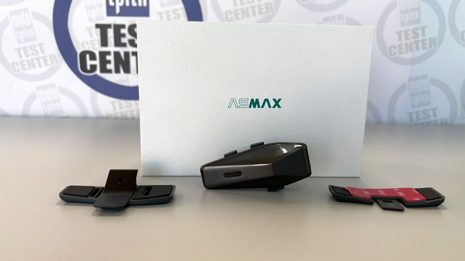 Η μπαταρία της ASMAX S2, μεγάλης χωρητικότητας προσφέρει εντυπωσιακή αυτονομία – έως 18 ώρες συνεχούς αναπαραγωγής μουσικής ή 10-12 ώρες ενδοεπι