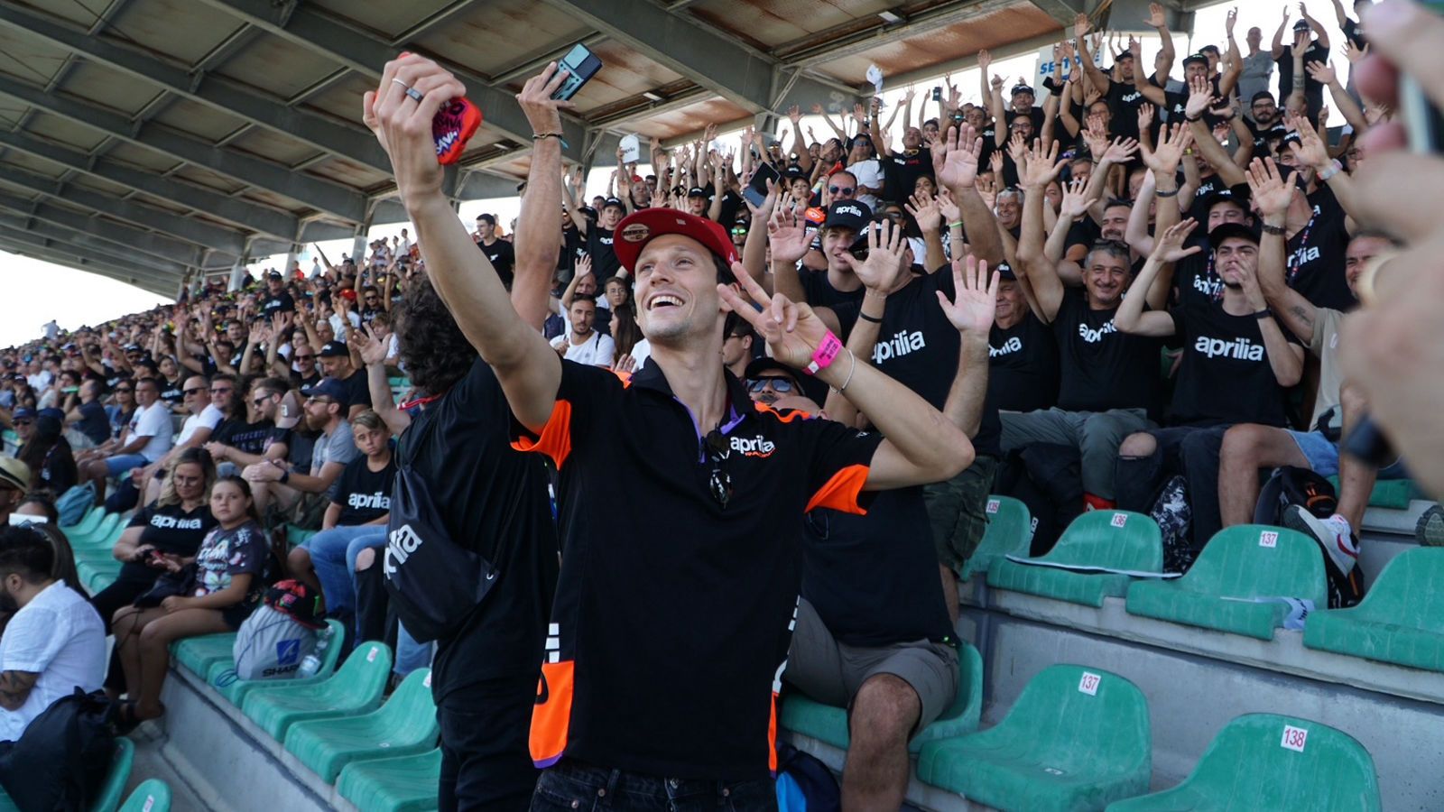 Απόλαυσε το MotoGP στο Misano με το Aprilia Stand