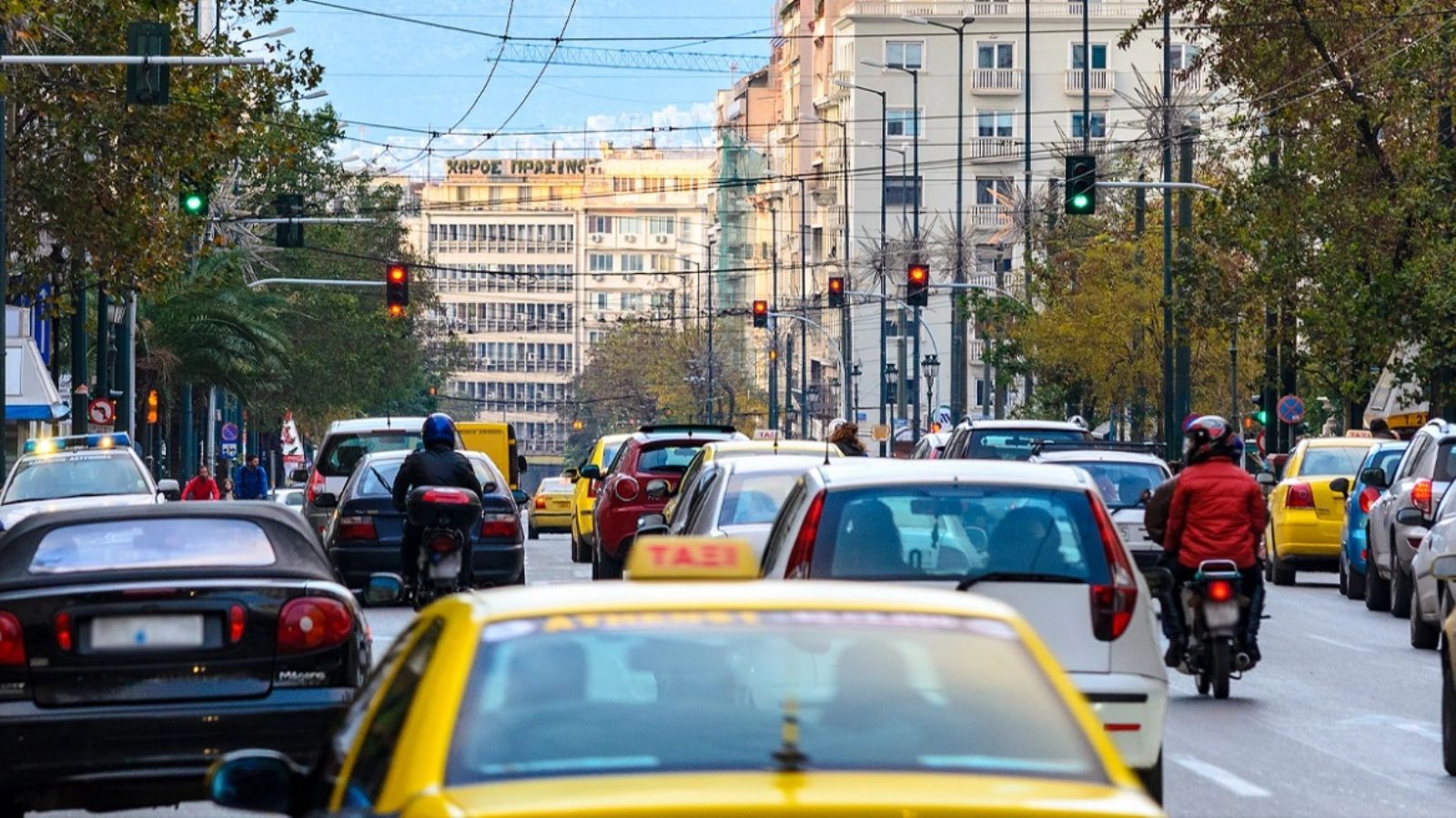 Σύμφωνα με τα ευρήματα, 150.000 δεν είχαν περάσει ΚΤΕΟ, 90.000 χρωστούσαν τέλη κυκλοφορίας, ενώ αρκετές περιπτώσεις αφορούσαν και ανασφάλιστα οχήματα