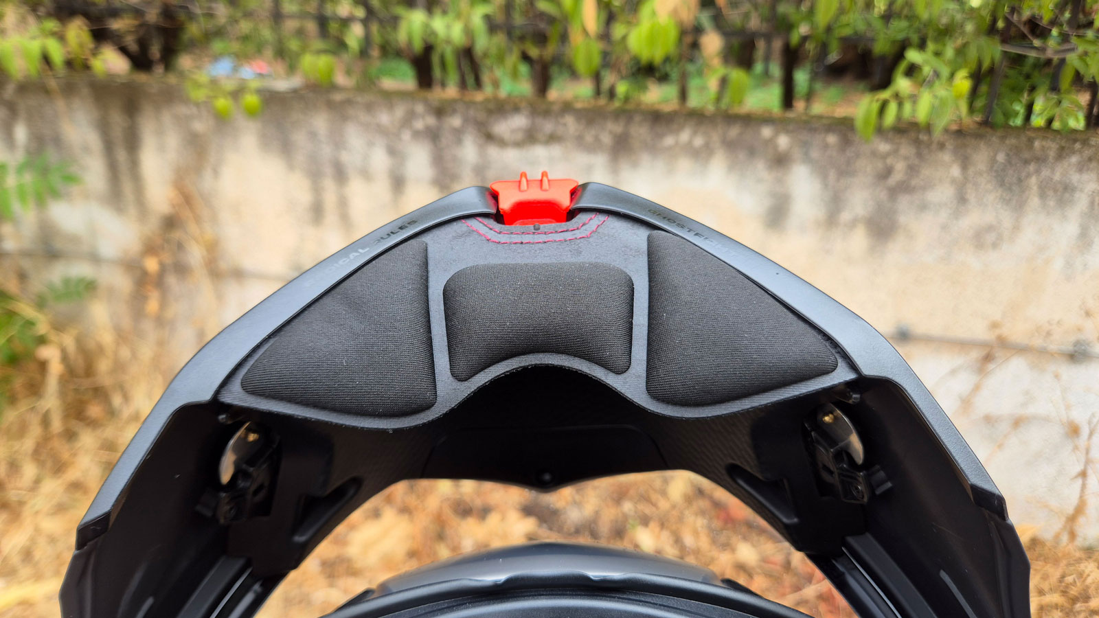 Το Axxis Ghostfighter διαθέτει και υποσιάγωνο. 