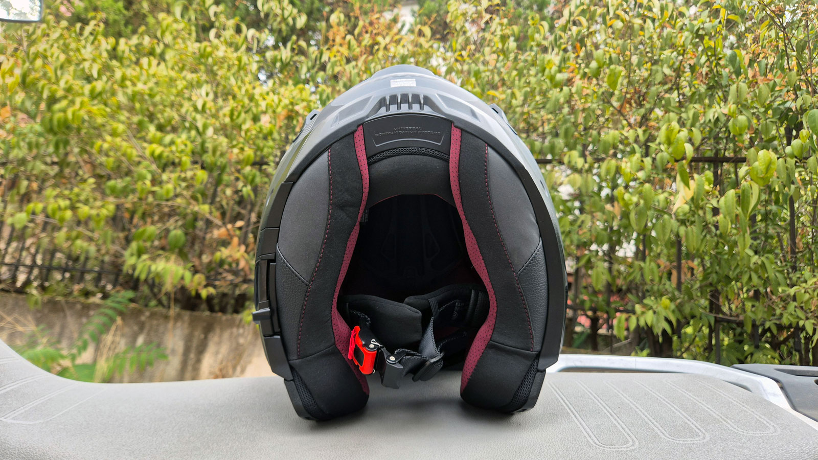 Το Axxis Ghostfighter δέχεται φυσικά και ηχεία συστήματος ενδοεπικοινωνίας. 