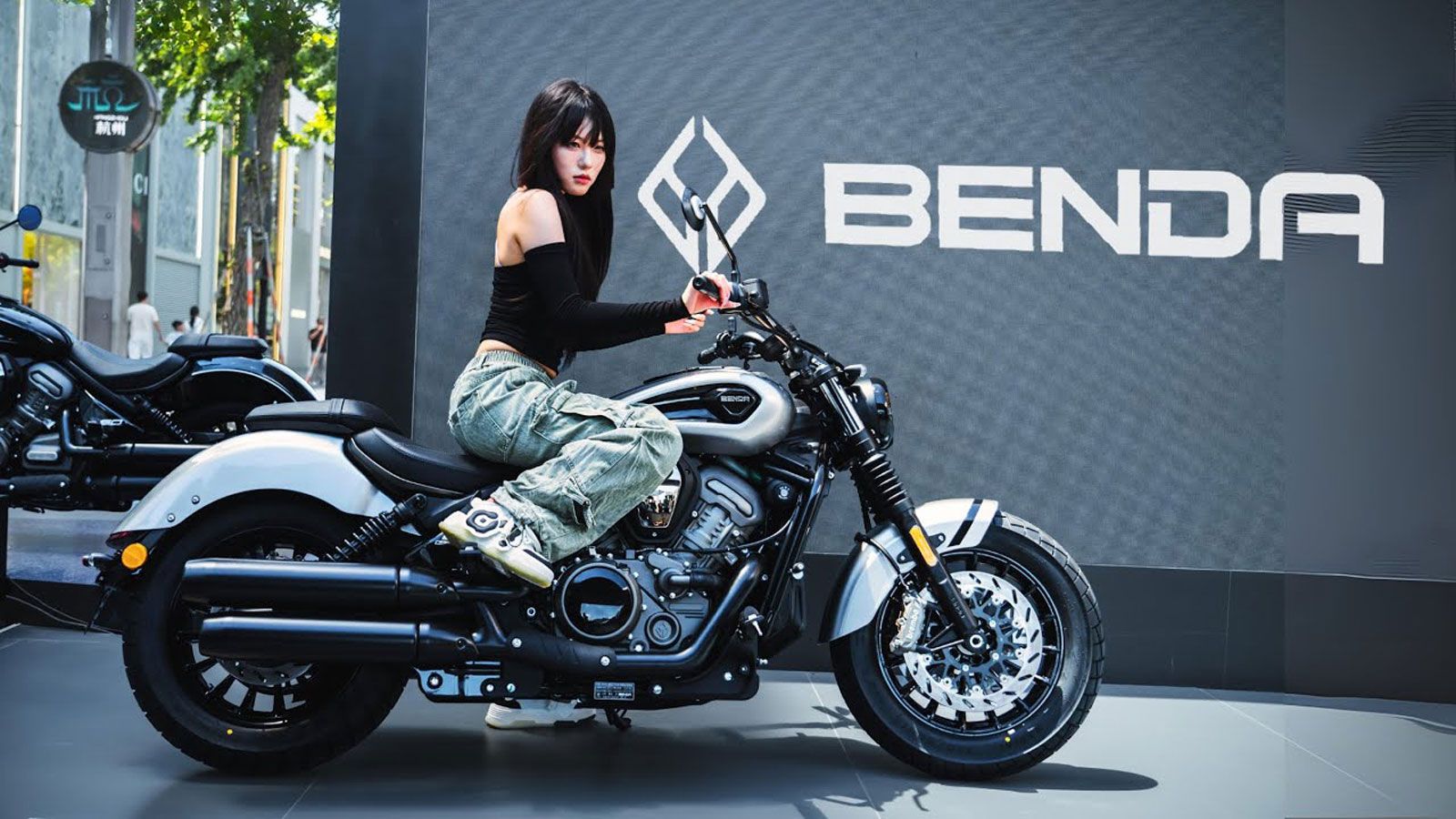 Στην έκθεση CIMA της Κίνας, η Benda τράβηξε τα βλέμματα παρουσιάζοντας έναν ολοκαίνουργιο εξακύλινδρο εν σειρά κινητήρα. Δεν μιλάμε για μια απλή δοκιμ