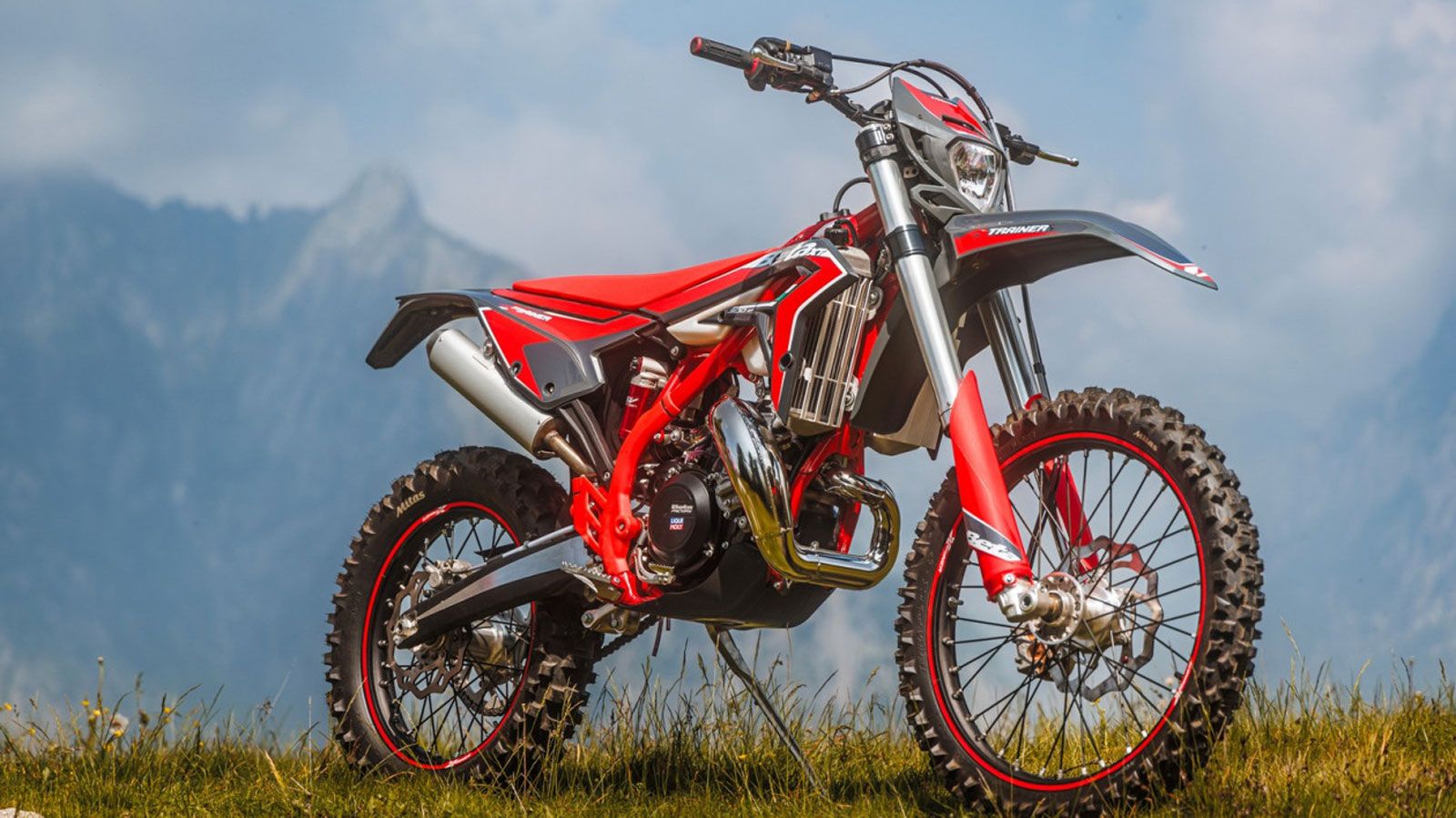 Η βασική του στόχευση παραμένει η ευκολία χρήσης, με δυνατότητα προσαρμογής σε διαφορετικά επίπεδα εμπειρίας, από νεοεισερχόμενους στο Enduro έως προχ