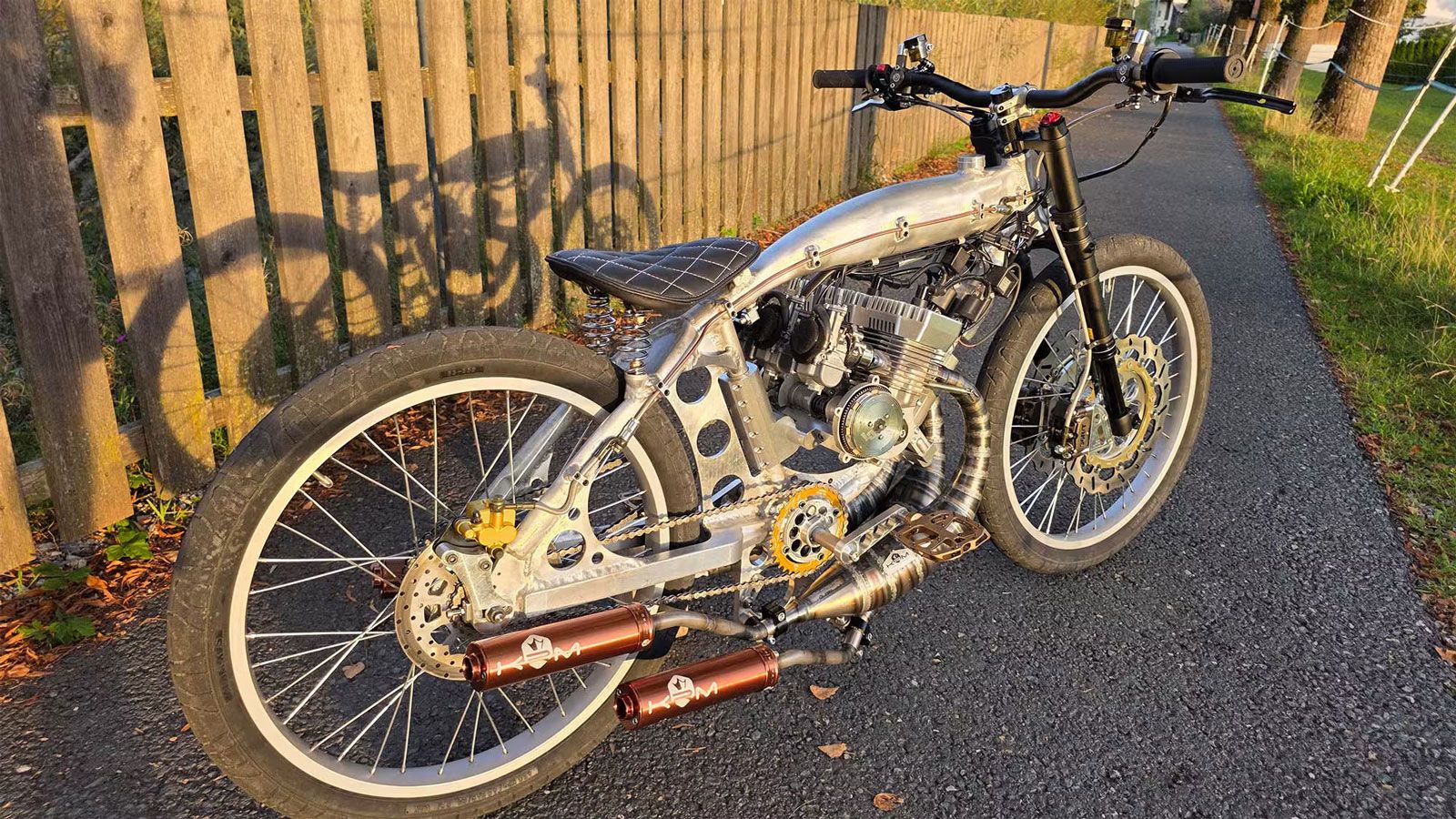 Ο Florian Hauser από την Αυστρία ξεκίνησε όπως πολλοί νέοι με πάθος για τις δύο ρόδες: στα 14 του χρόνια έφτιαξε το πρώτο του project, ένα ποδήλατο με