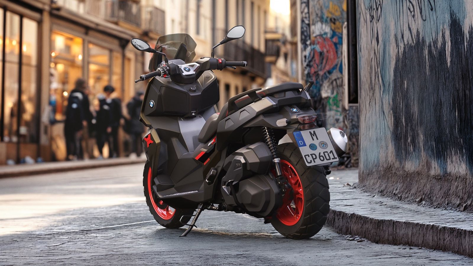 BMW C400: Adventure scooter που ταξιδεύει και επιταχύνει κορυφαία με νέα, χαμηλότερη τιμή