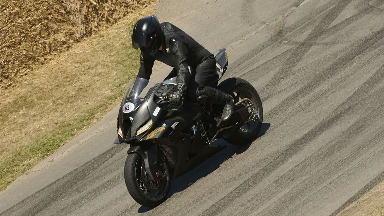 Η BMW Concept RR παρουσιάστηκε για πρώτη φορά στο κοινό του Ηνωμένου Βασιλείου κατά τη διάρκεια του Goodwood Festival of Speed, ανεβαίνοντας το διάσημ