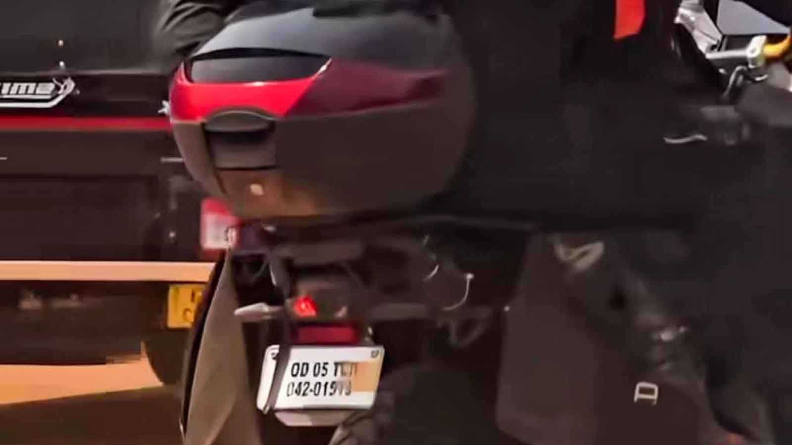 Παρατηρούμε να φορούν ελαστικά Eurogrip Duratrail EB+