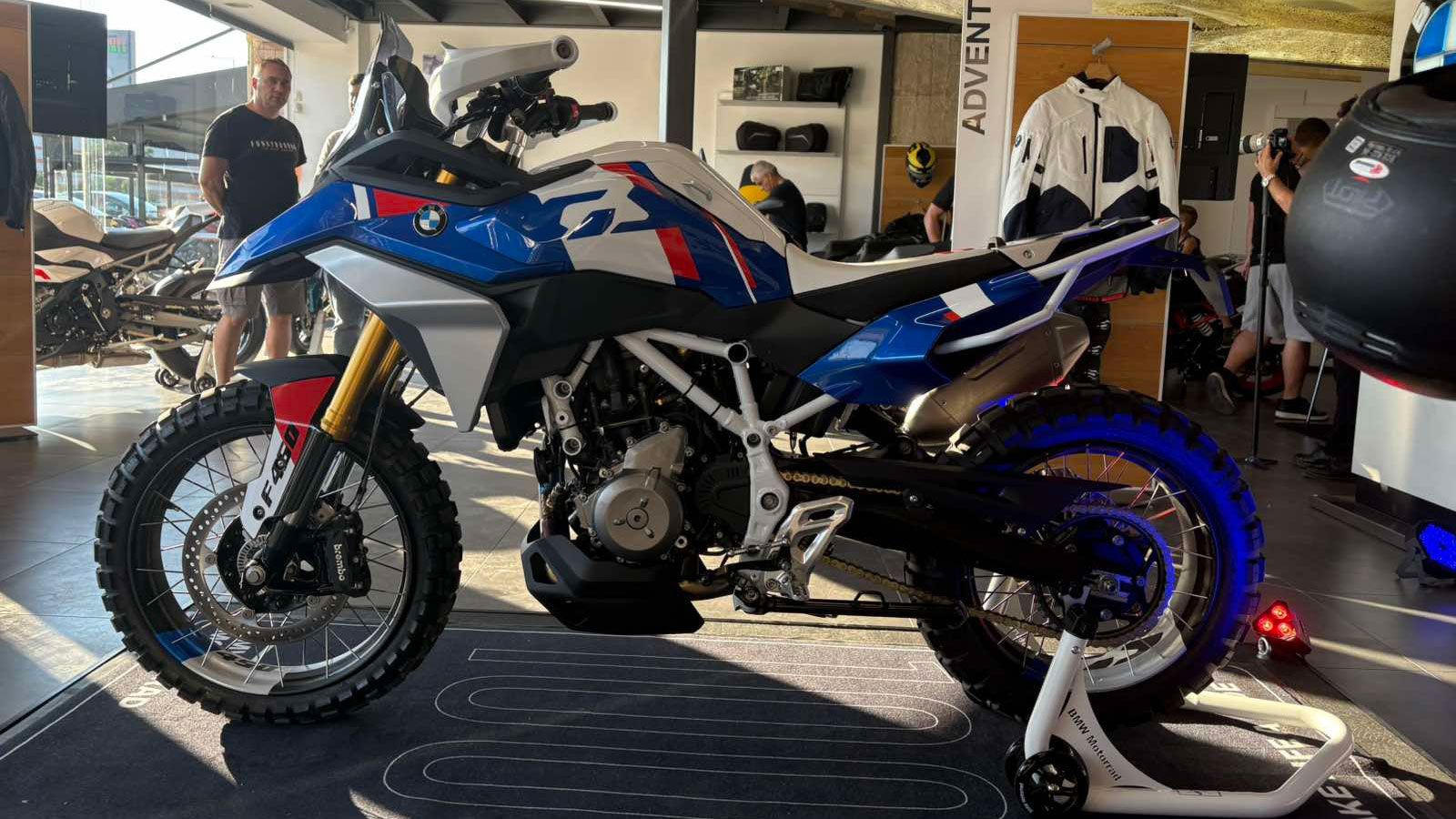 Η παρουσίαση της BMW F 450 GS στη BMW Mottorad Σπανός έγινε χθές στο κατάστημα στην Παρ. Λεωφ. Βουλιαγμένης 339 στην Ηλιούπολη.	