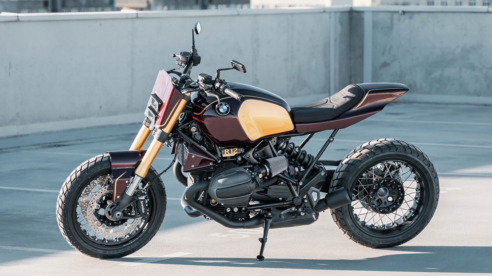 BWW R12 nineT Tracker: Ένα flat tracker που παίρνει βαλίτσες