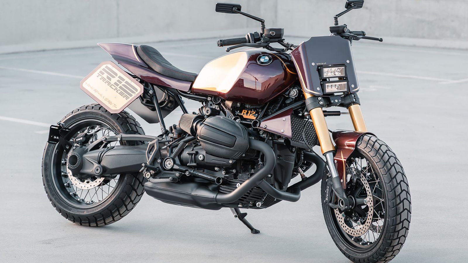 BWW R12 nineT Tracker: Ένα flat tracker που παίρνει βαλίτσες